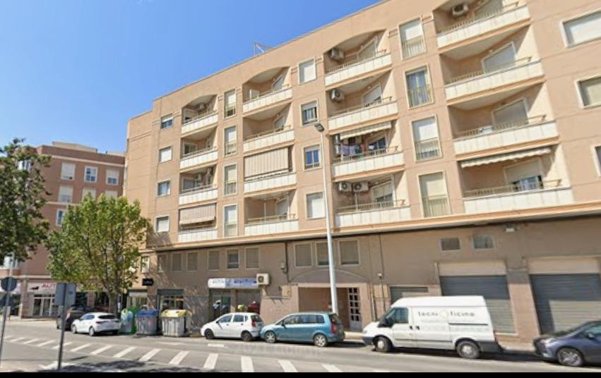 Local comercial diáfano con altillo y sotano en zona Carrus - foto 3