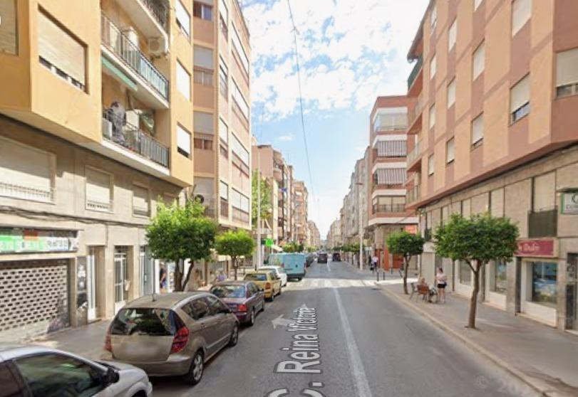 Local a pie de calle en tramite con cambio de uso para vivie - foto 2