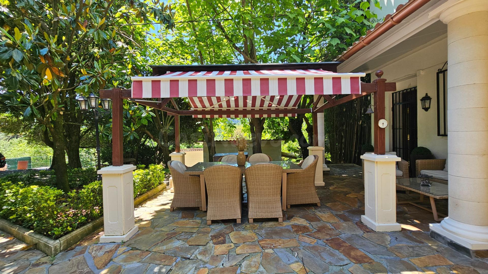 Casa con piscina en Güeñes - foto 3