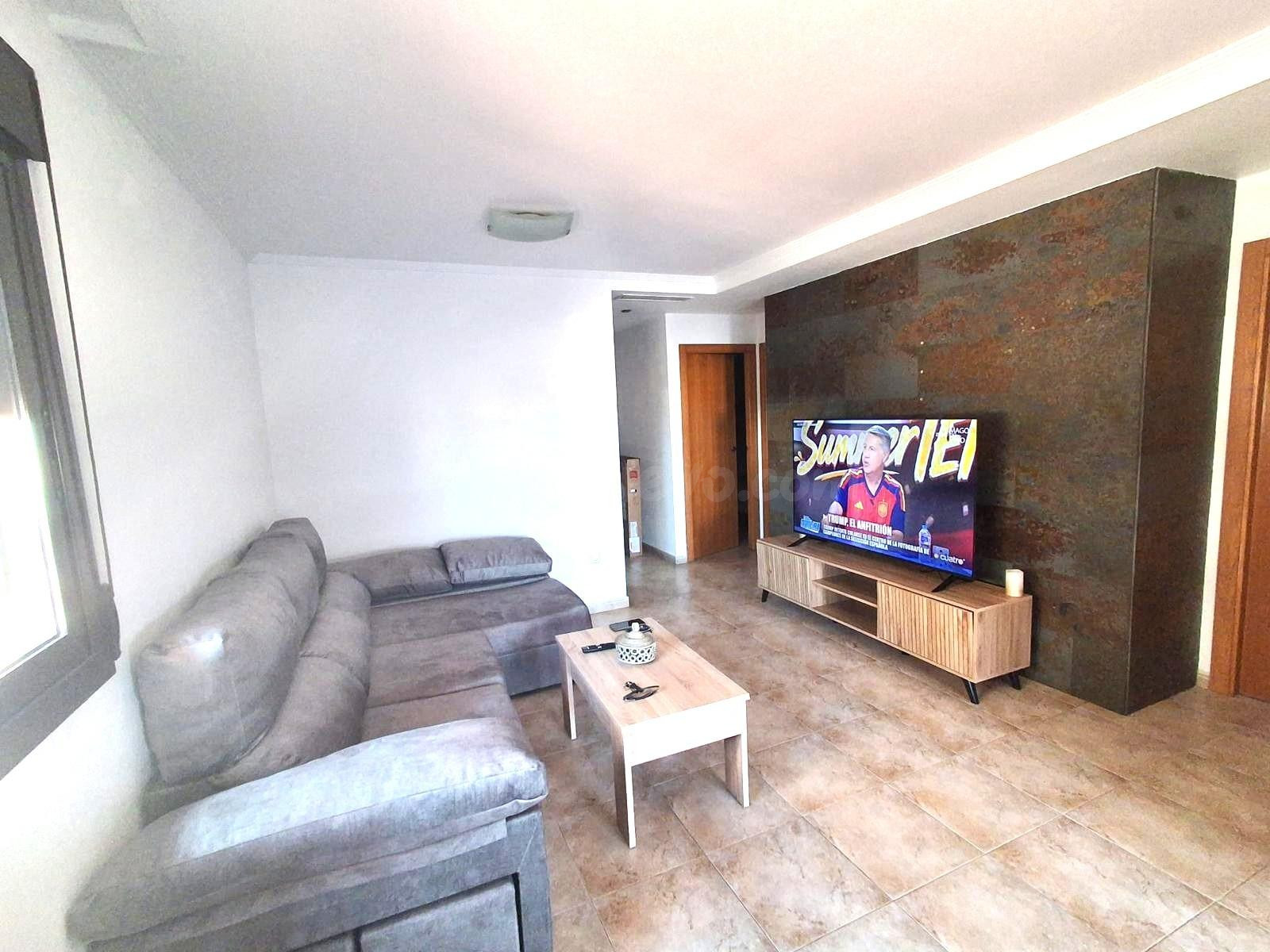 Se vende apartamento  luminoso esquina en Playa  Los Arenale - foto 2
