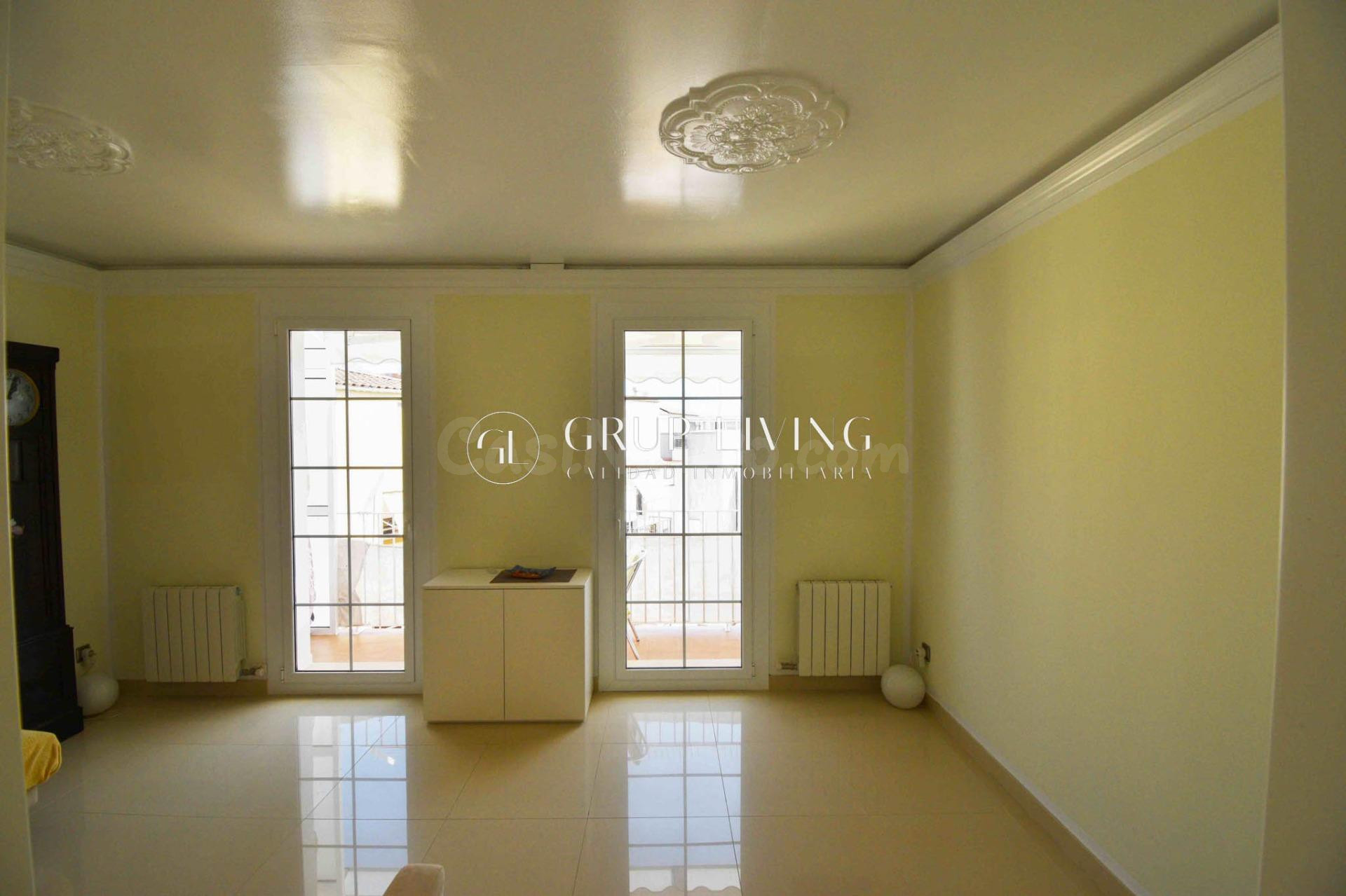 PISO CON ENCANTO Y MUCHA LUZ EN FINCA SEÑORIAL DEL 1927 - foto 4