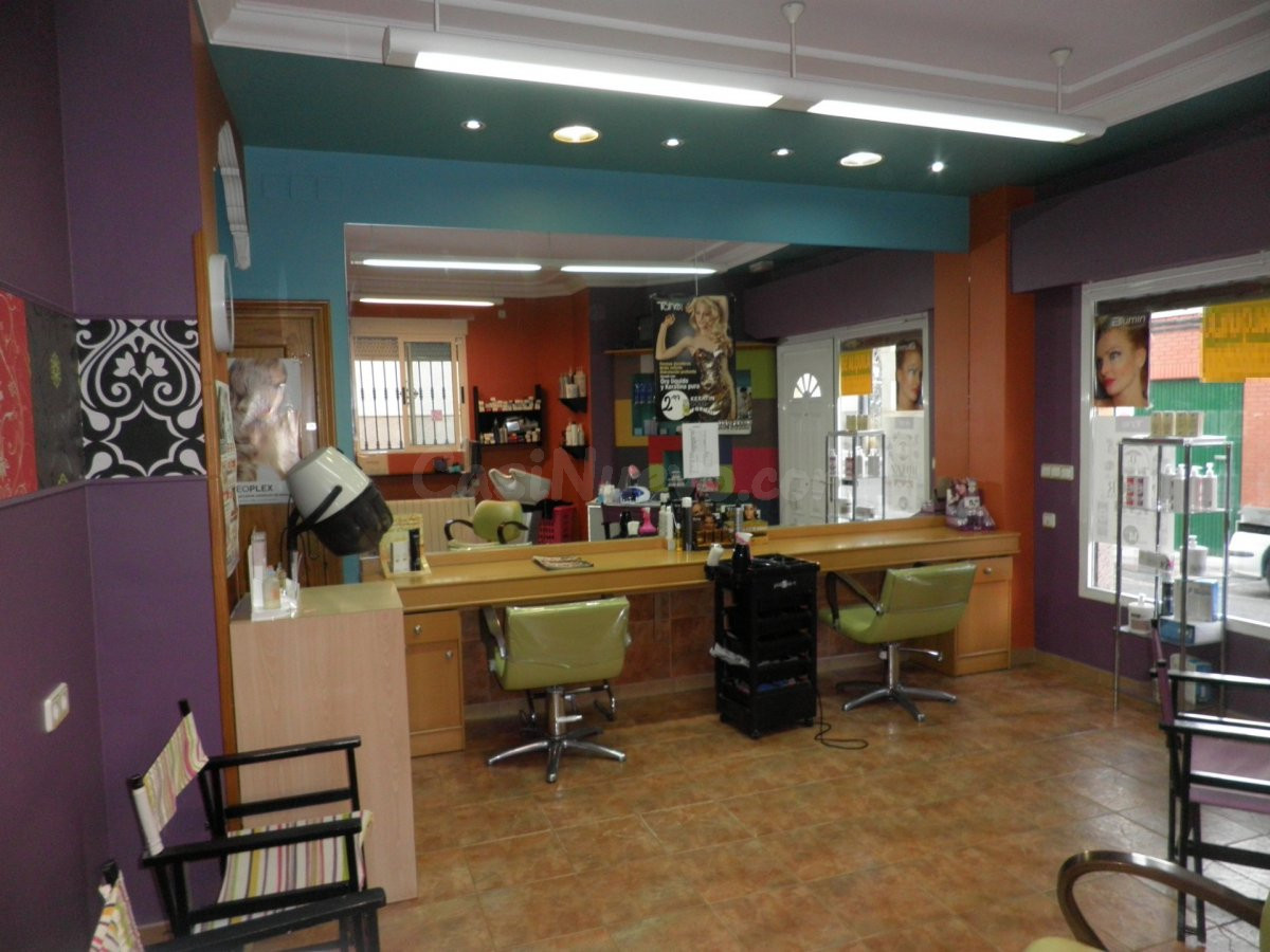 Local comercial 40m² en alquiler - SALESIANOS