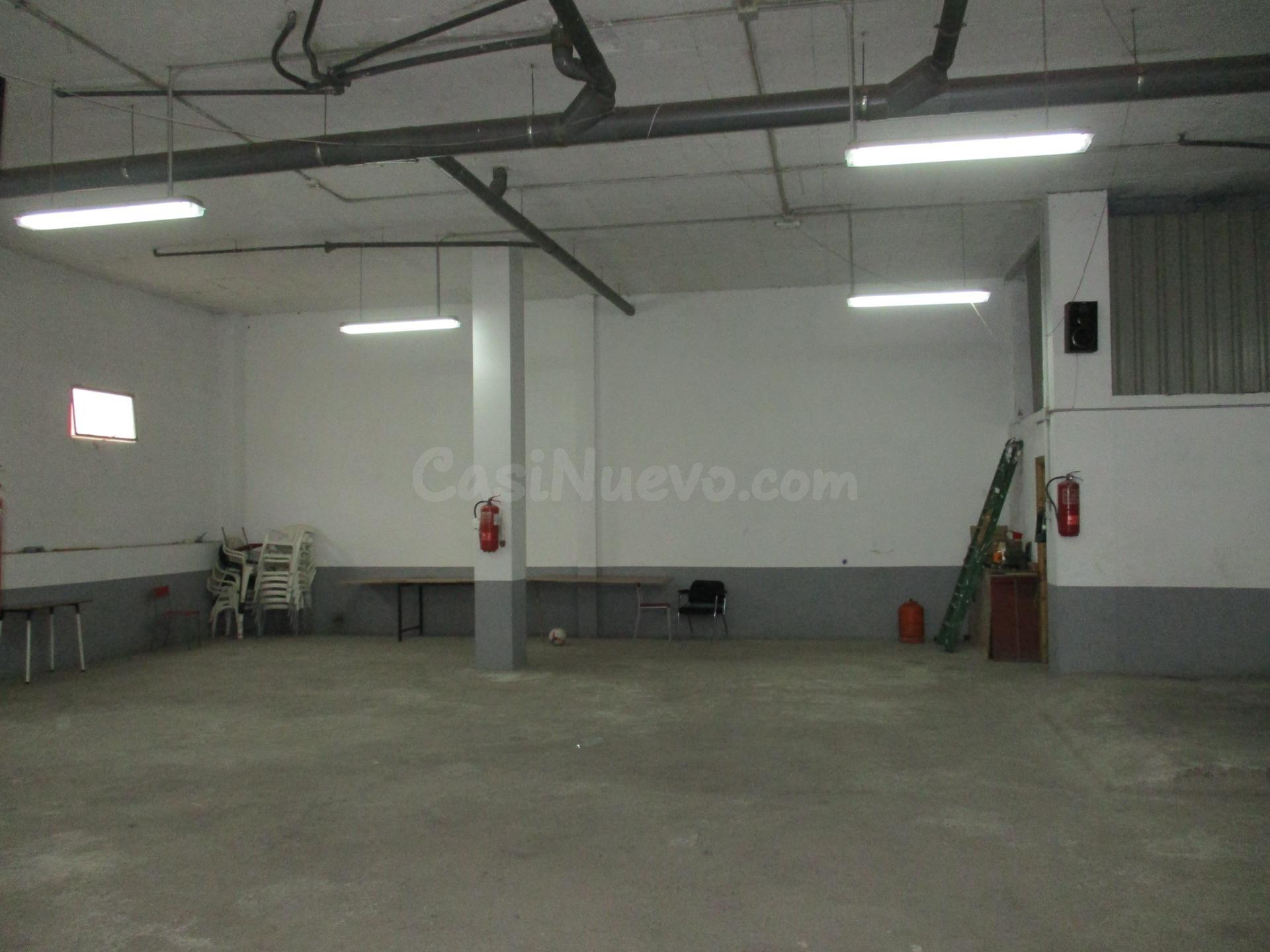 Local comercial 270m² en alquiler - PUERTOLLANO