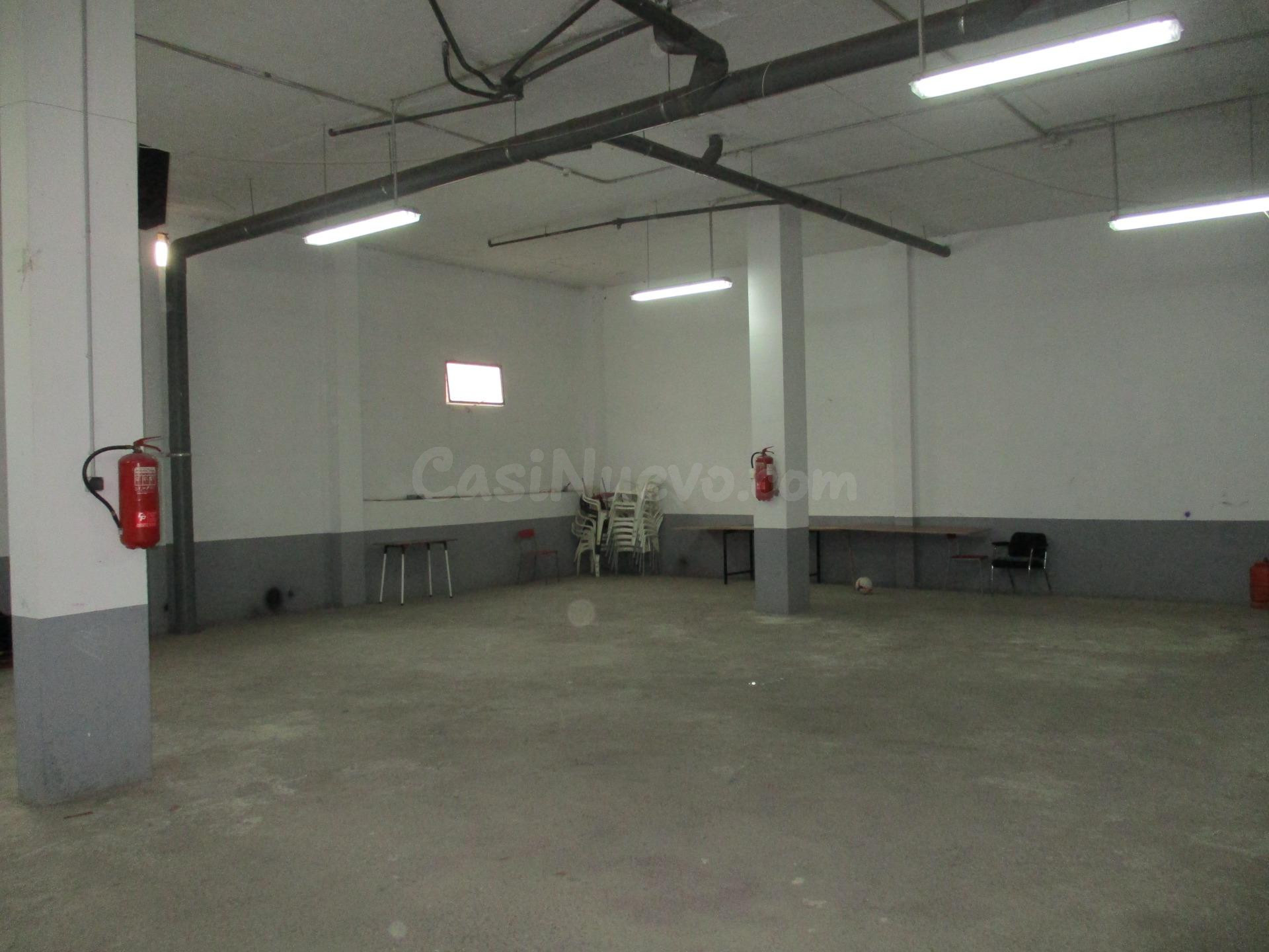 Local comercial 270m² en alquiler - PUERTOLLANO - foto 2
