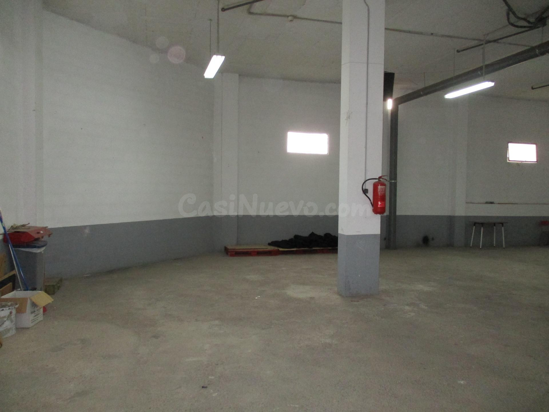 Local comercial 270m² en alquiler - PUERTOLLANO - foto 3