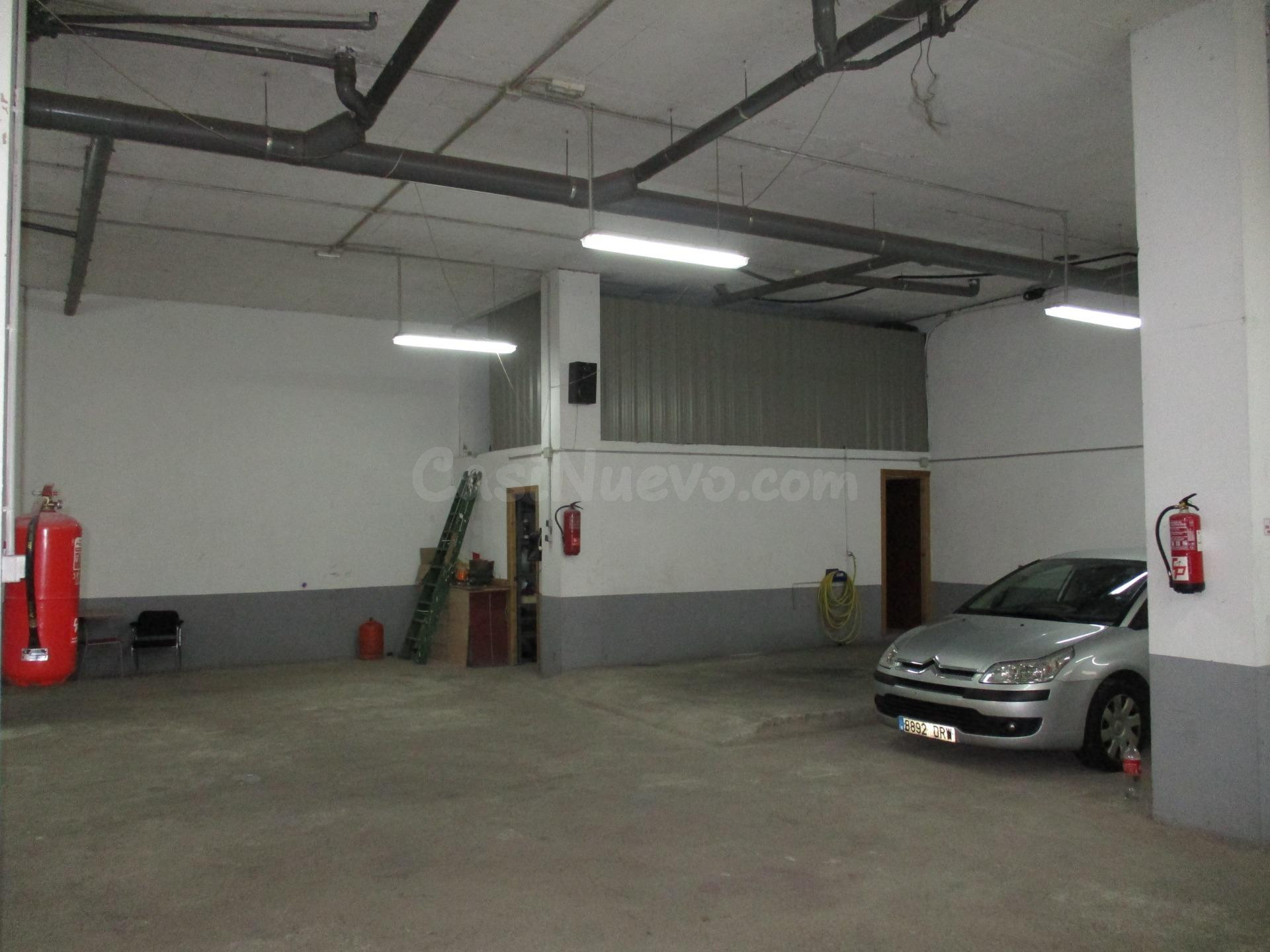Local comercial 270m² en alquiler - PUERTOLLANO - foto 4