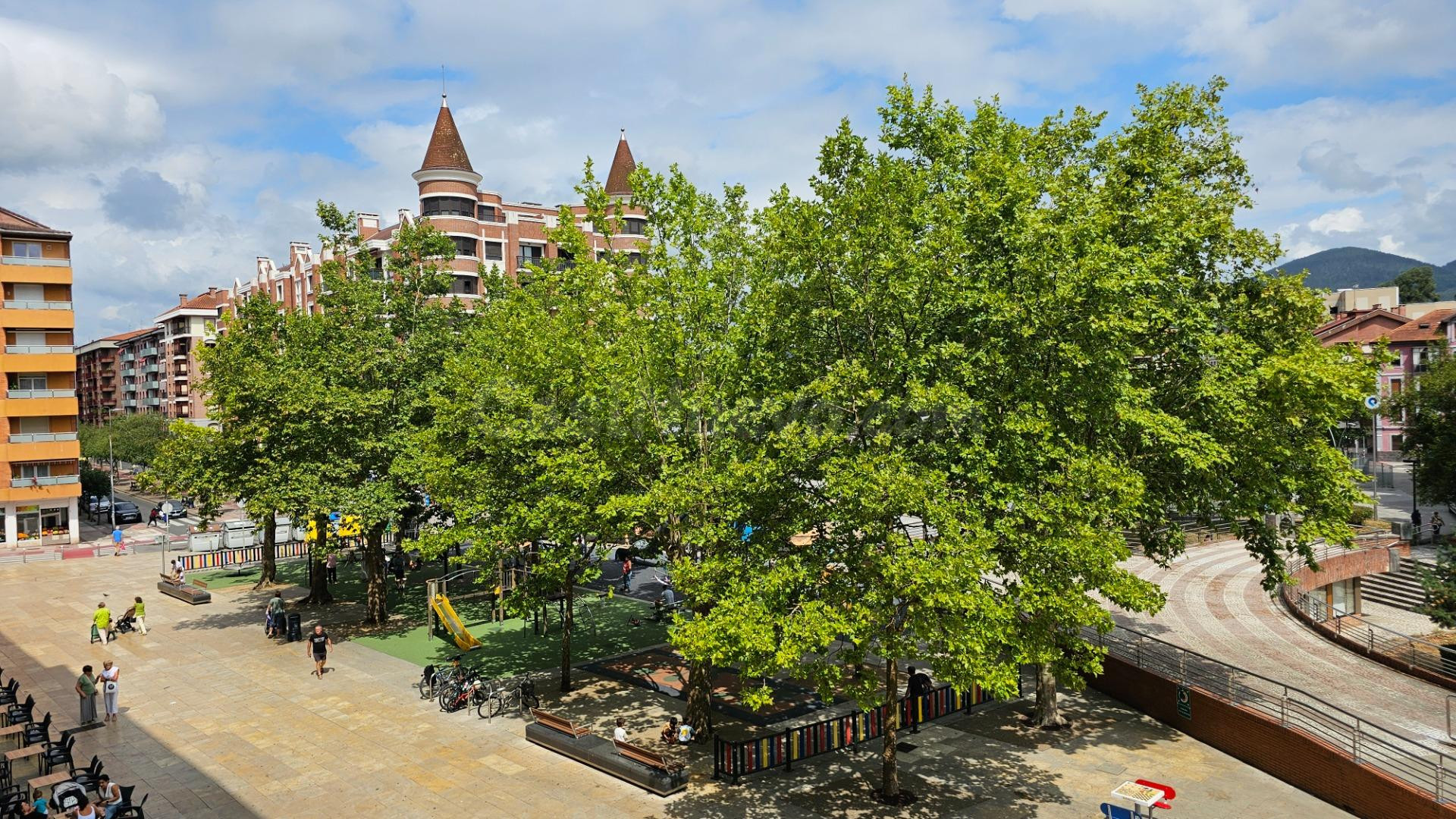 En la Plaza Ezkurdi - foto 4