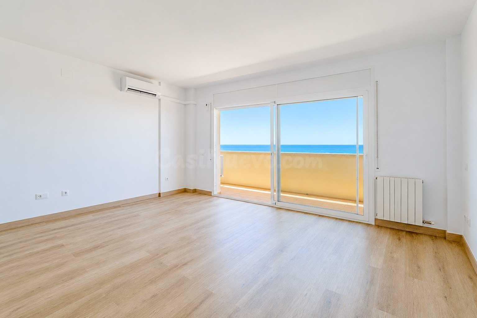 ÁTICO DÚPLEX CON TERRAZA PANORÁMICA Y VISTAS INFINITAS AL ME - foto 5