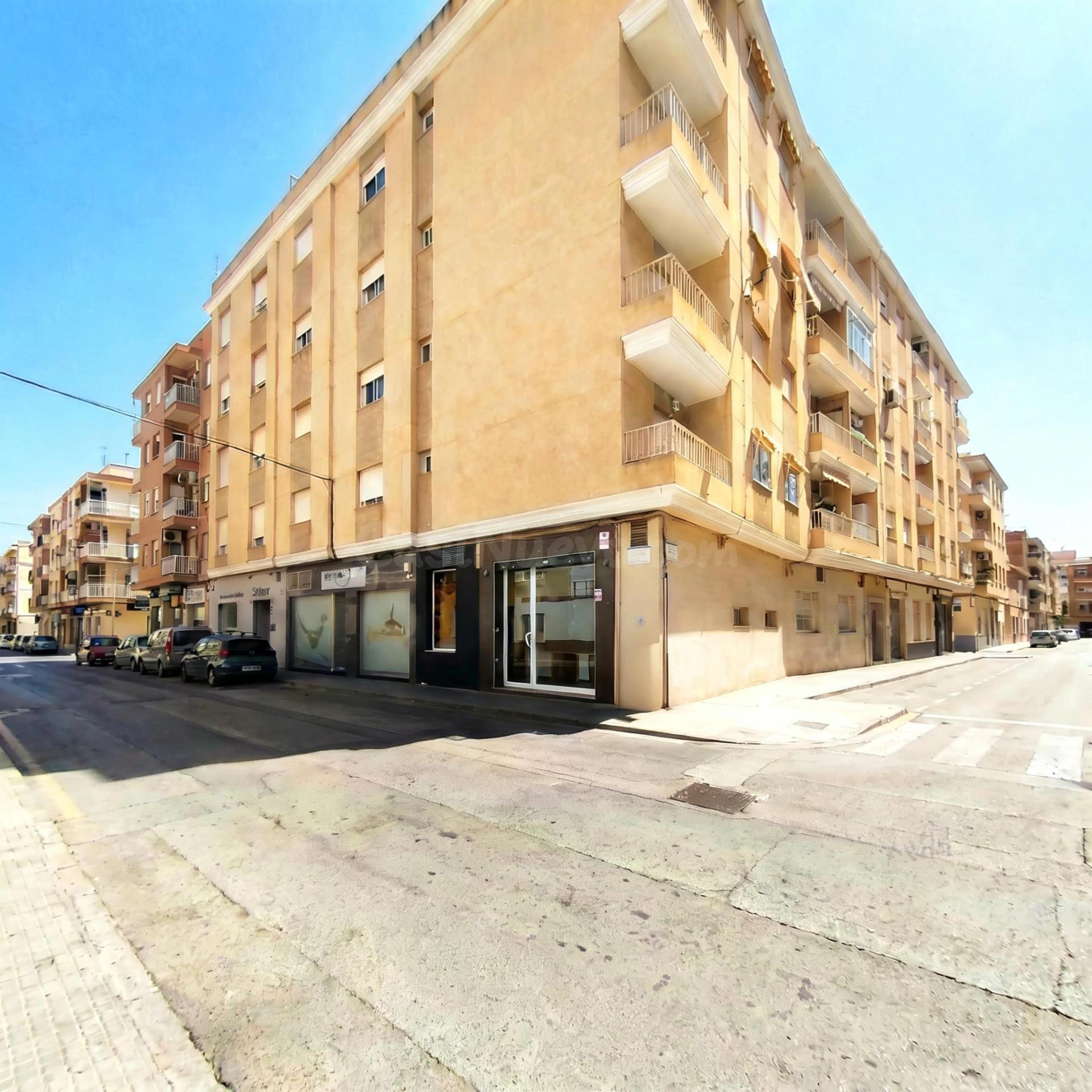 LOCAL COMERCIAL EN VENTA A 350 METROS DE LA PLAYA