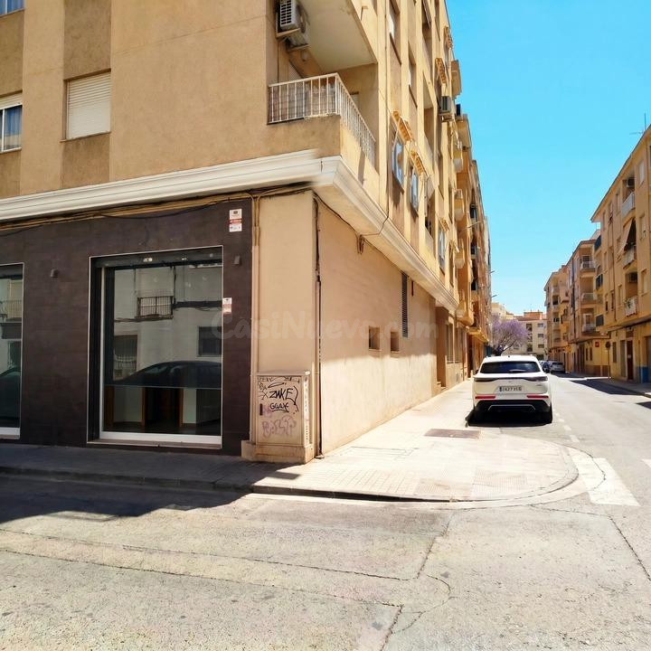 LOCAL COMERCIAL EN VENTA A 350 METROS DE LA PLAYA - foto 2