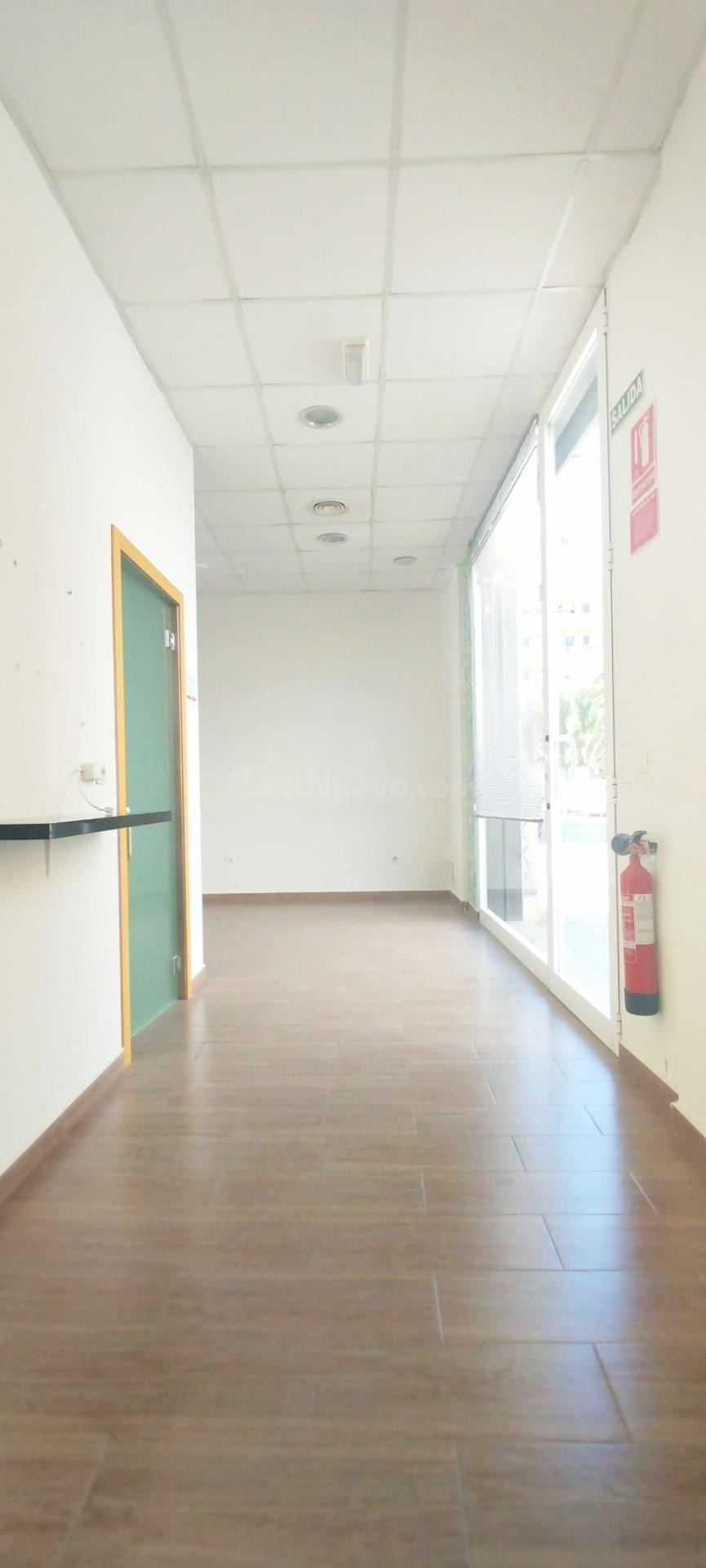 LOCAL COMERCIAL EN VENTA A 350 METROS DE LA PLAYA - foto 4