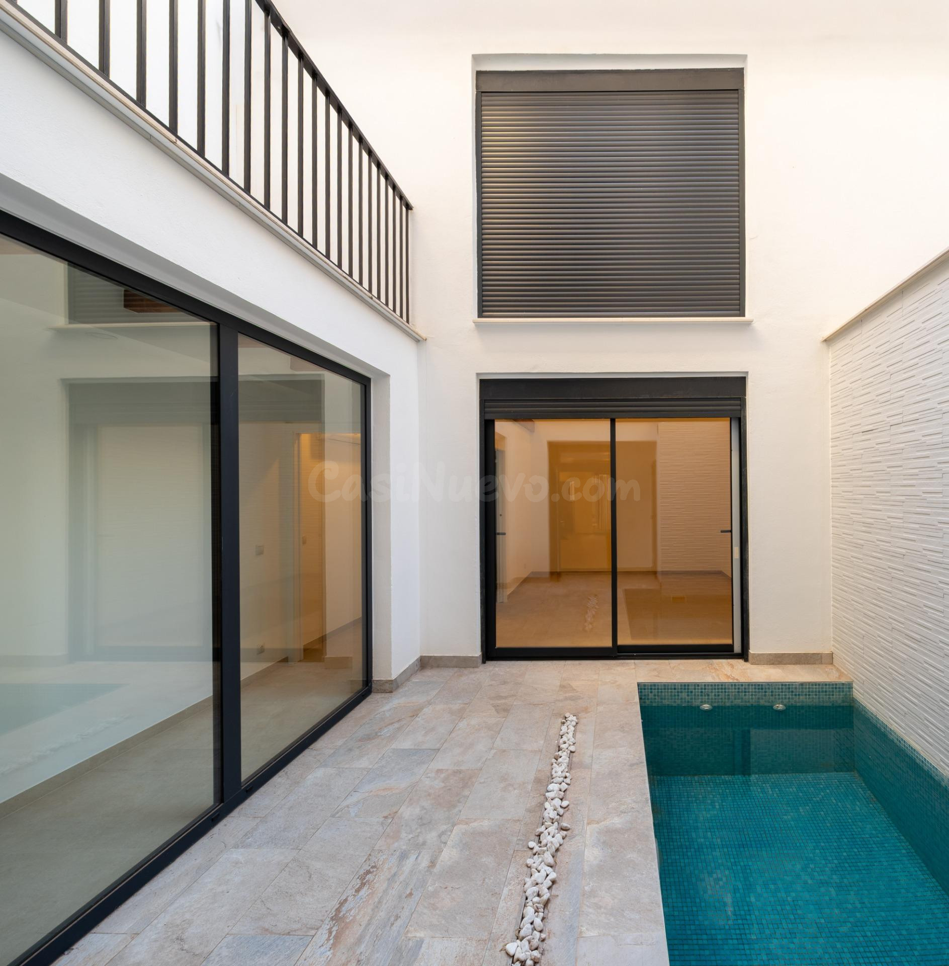 Dúplex de diseño con piscina en el centro de Valencia