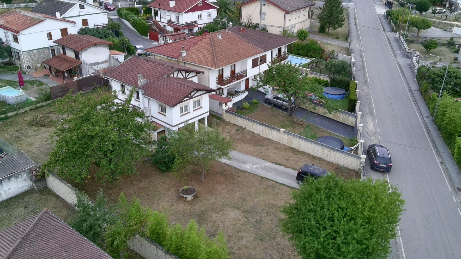 Casa con terreno en Sopeñano