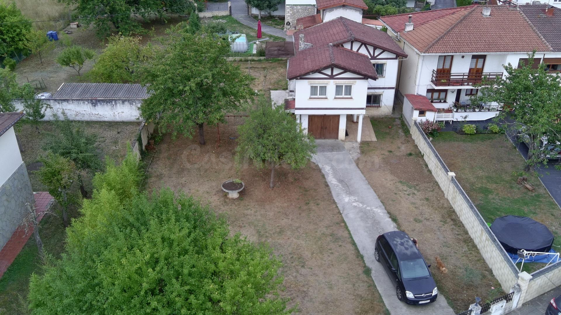 Casa con terreno en Sopeñano - foto 2