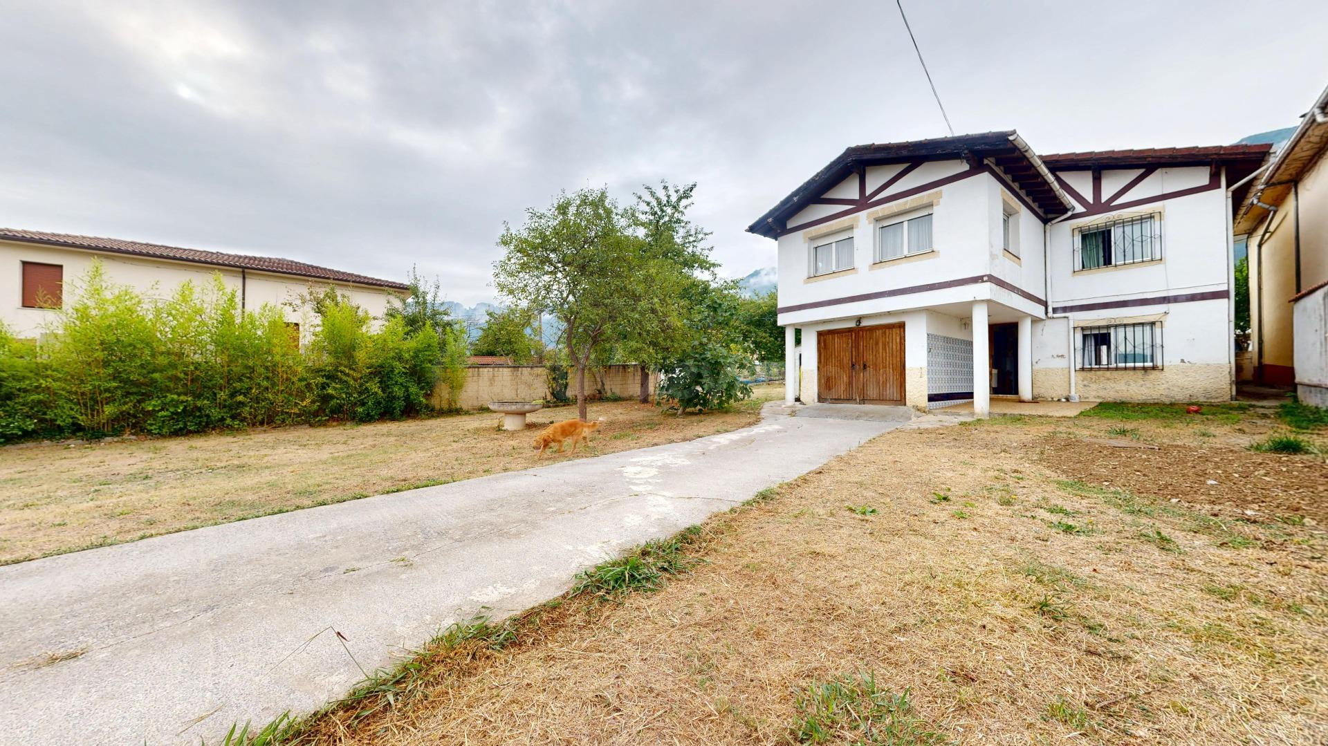 Casa con terreno en Sopeñano - foto 3