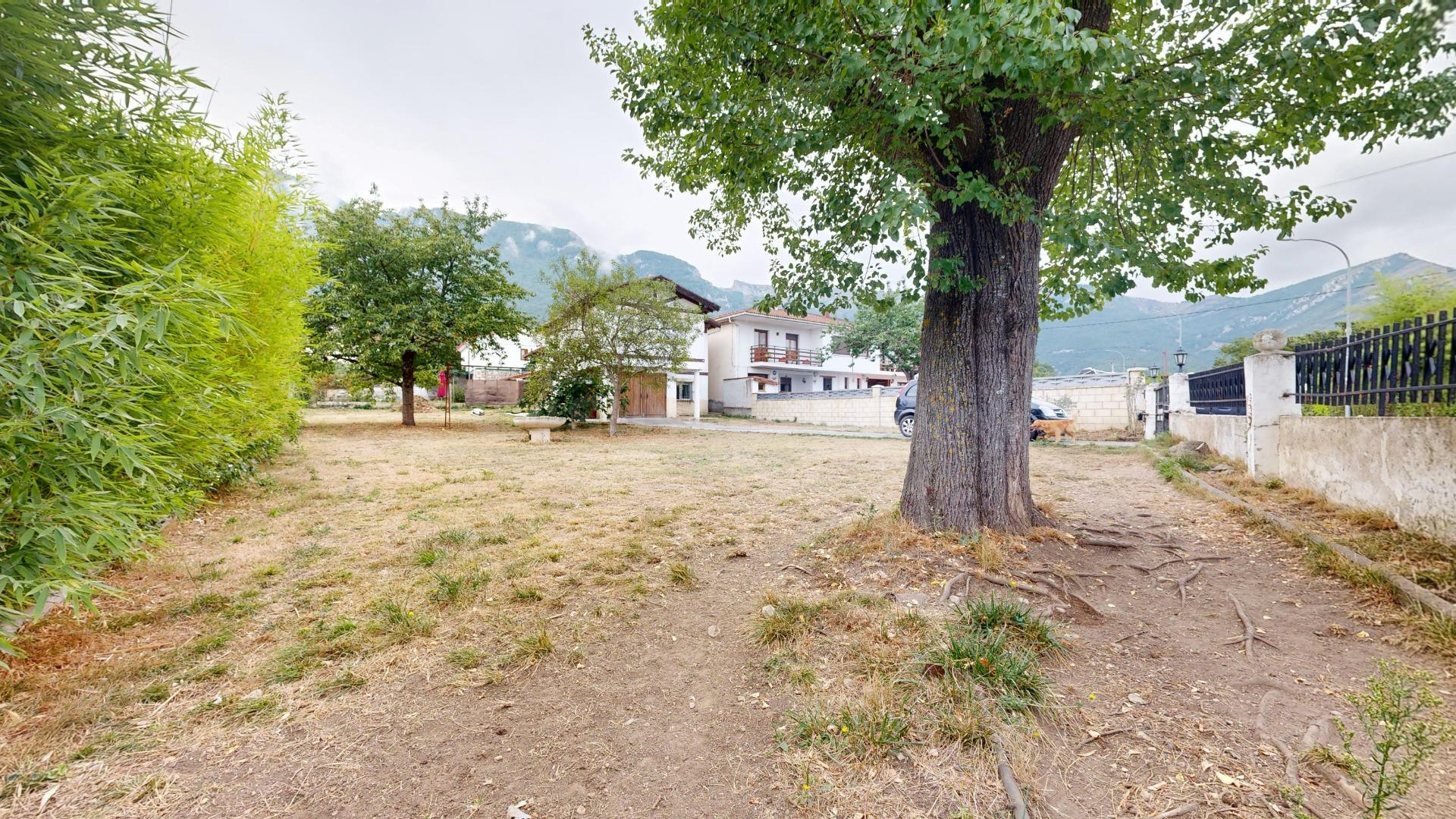Casa con terreno en Sopeñano - foto 4
