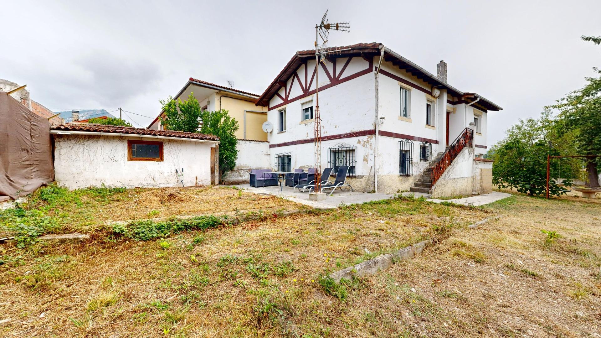 Casa con terreno en Sopeñano - foto 5