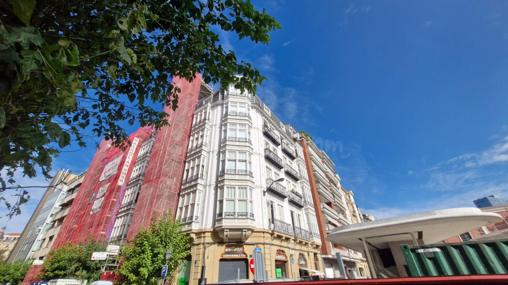 Amplia vivienda de 147 m2 en Colón de Larreátegui - foto 2