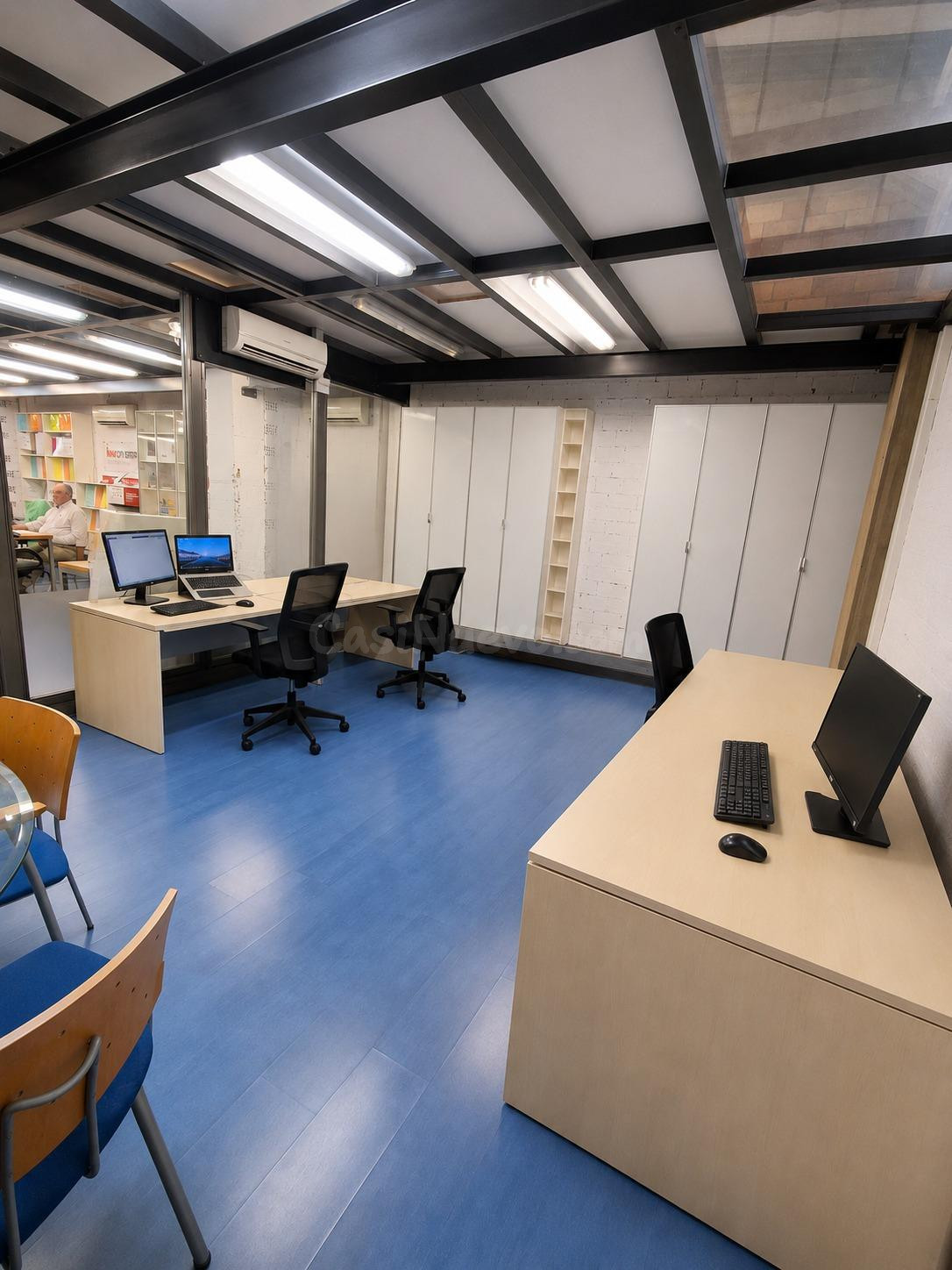 Se alquila despacho privado en centro de negocios especializ - foto 3
