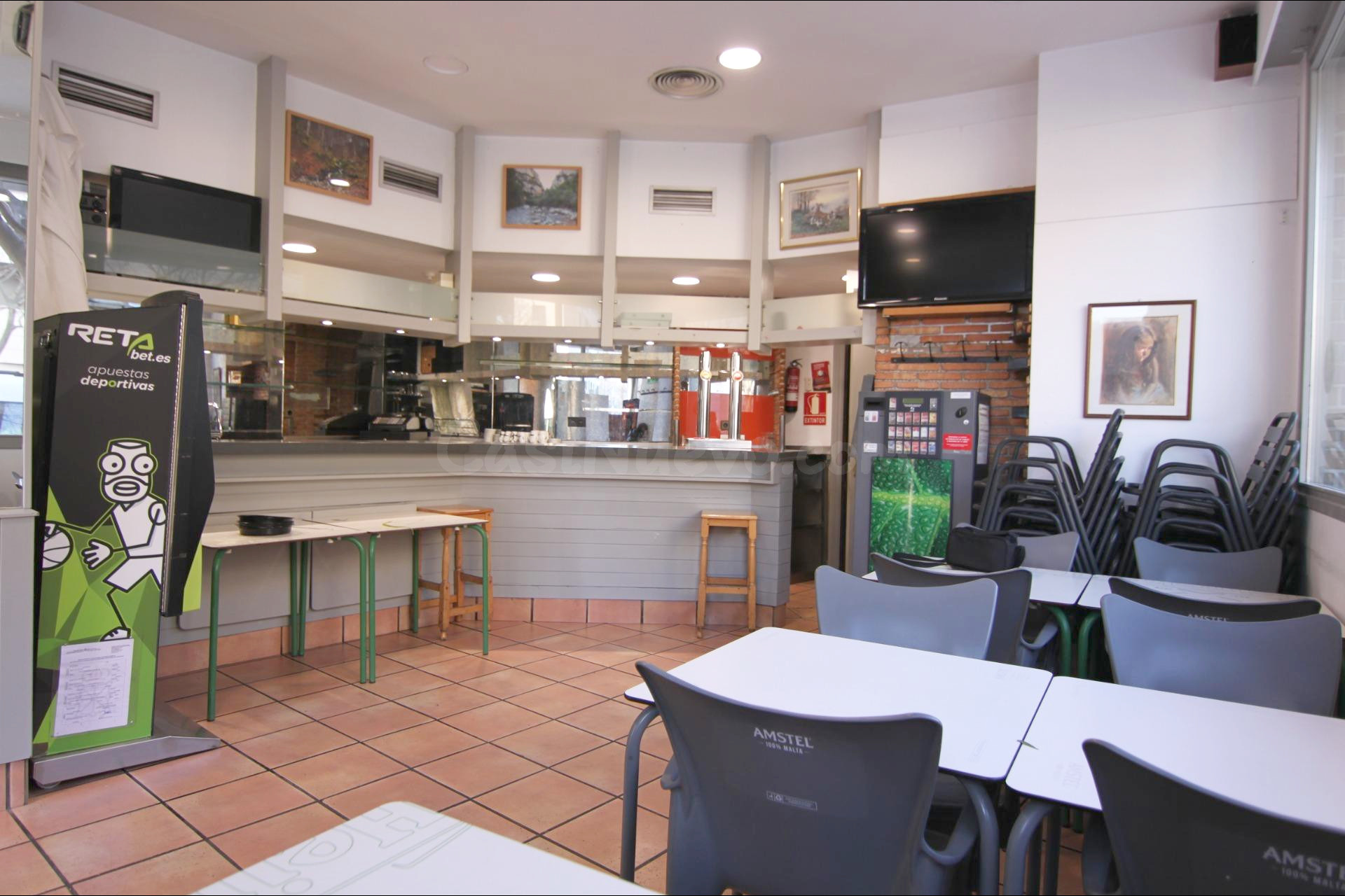 Se vende Bar con salida de humos en zona de la Vaguada - foto 3