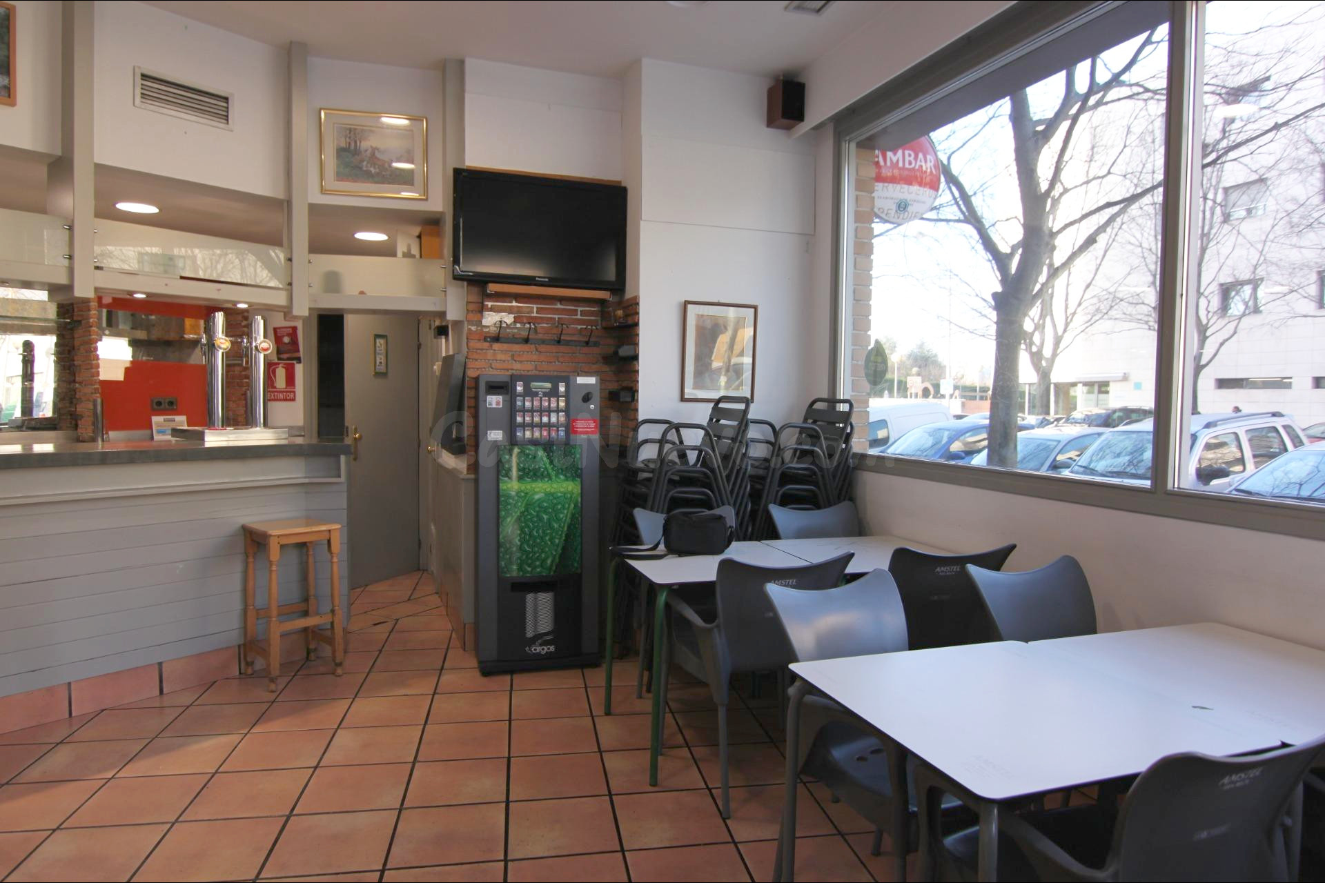 Se vende Bar con salida de humos en zona de la Vaguada - foto 4