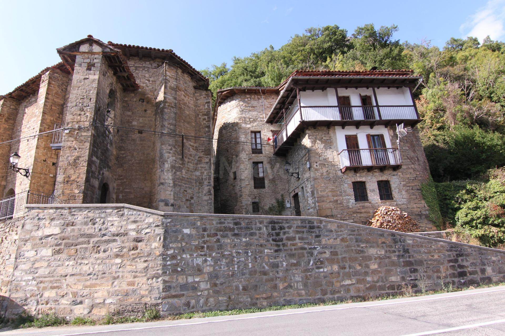 Venta de casona de pueblo en Urzainqui, Navarra