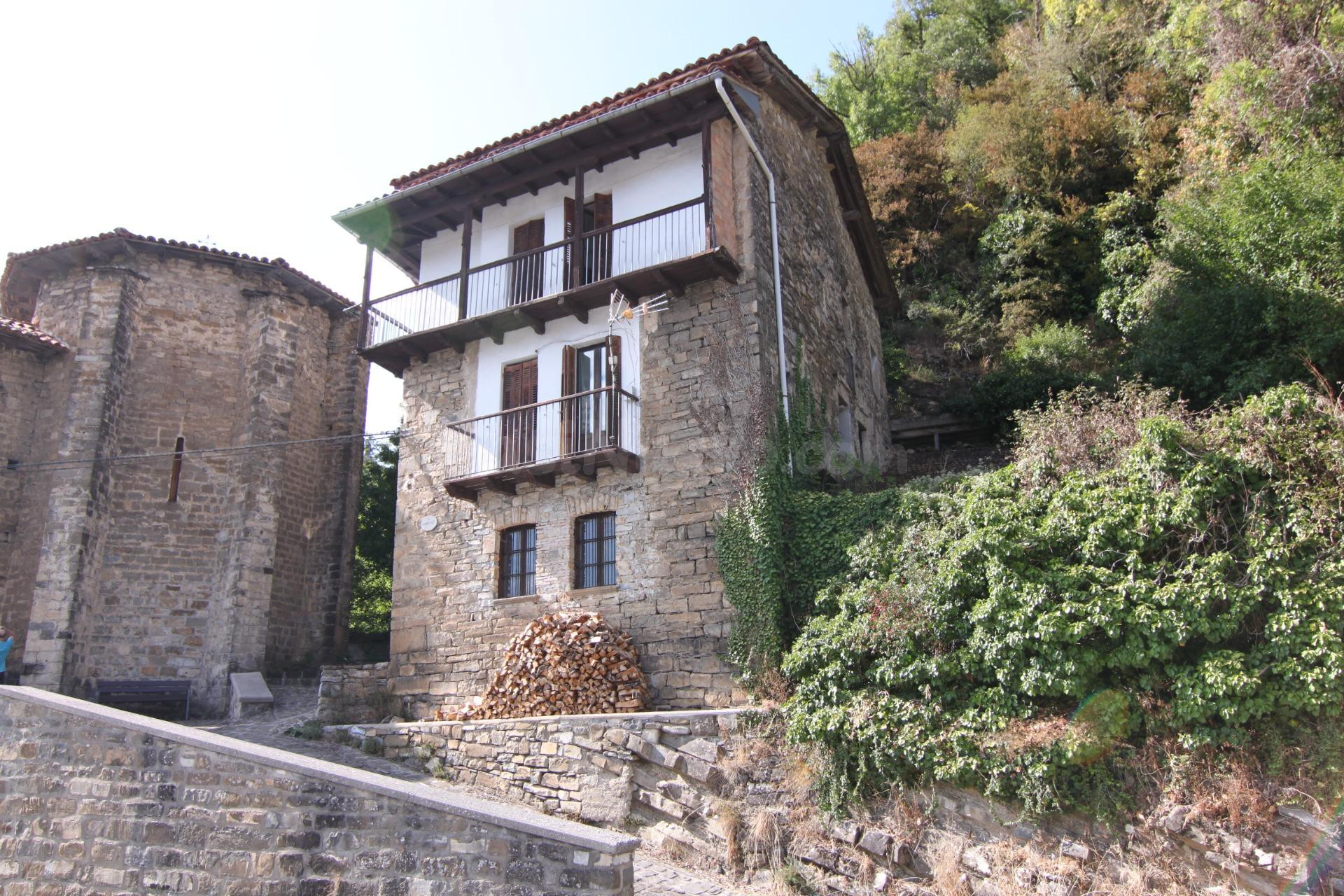 Venta de casona de pueblo en Urzainqui, Navarra - foto 2
