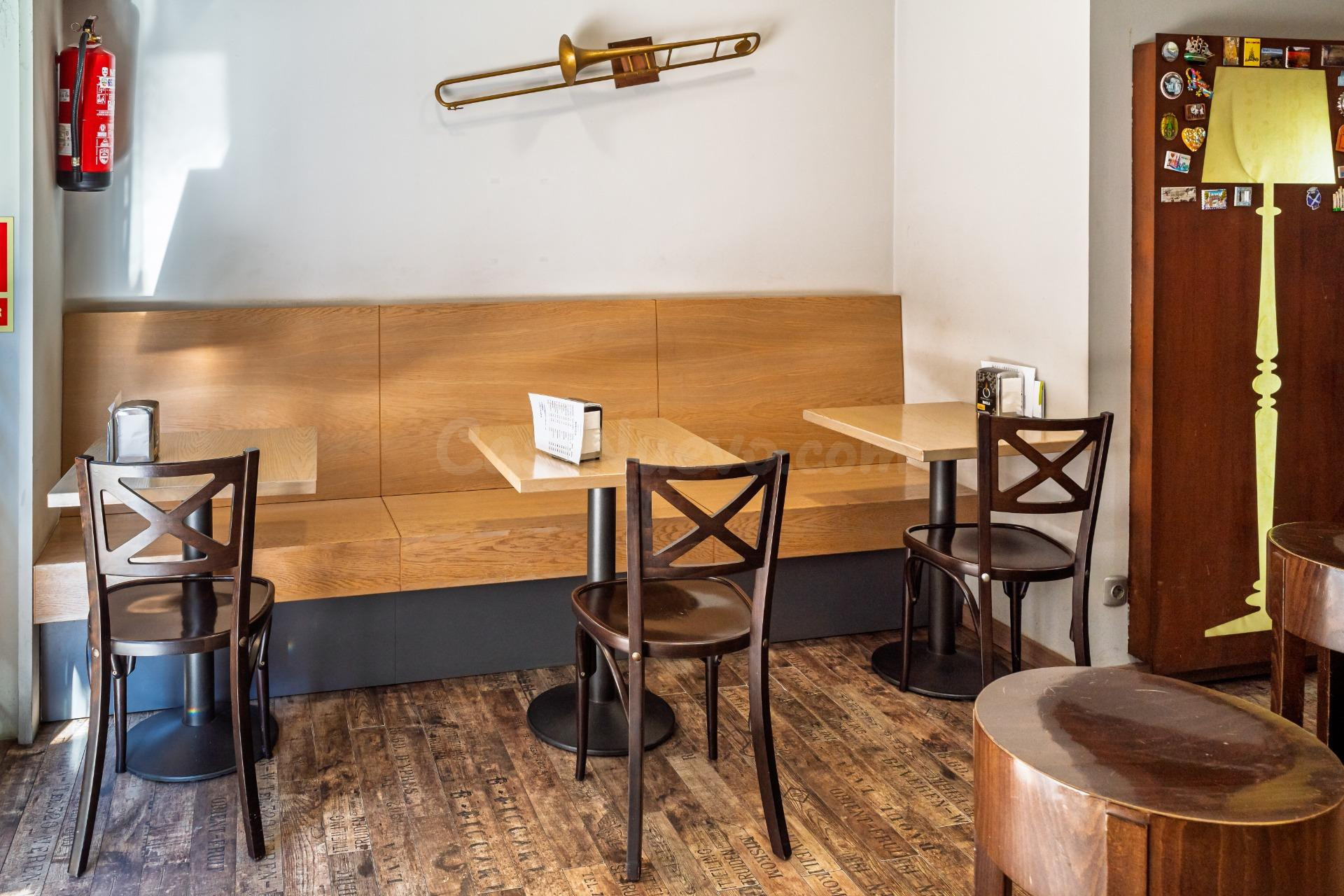 BAR-CAFETERÍA EN TRASPASO | LICENCIA C2 | CENTRO DE BADALONA - foto 4