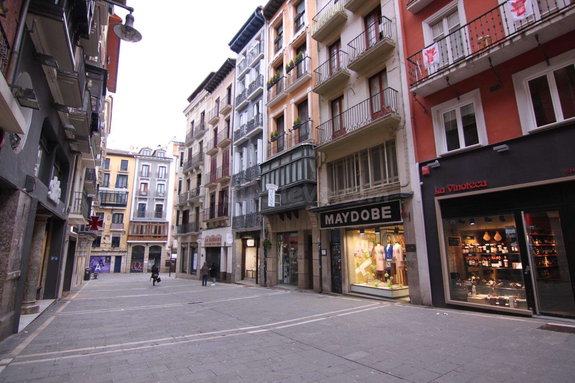 Ekiser vende edificio en el casco histórico, calle Chapitela - foto 3