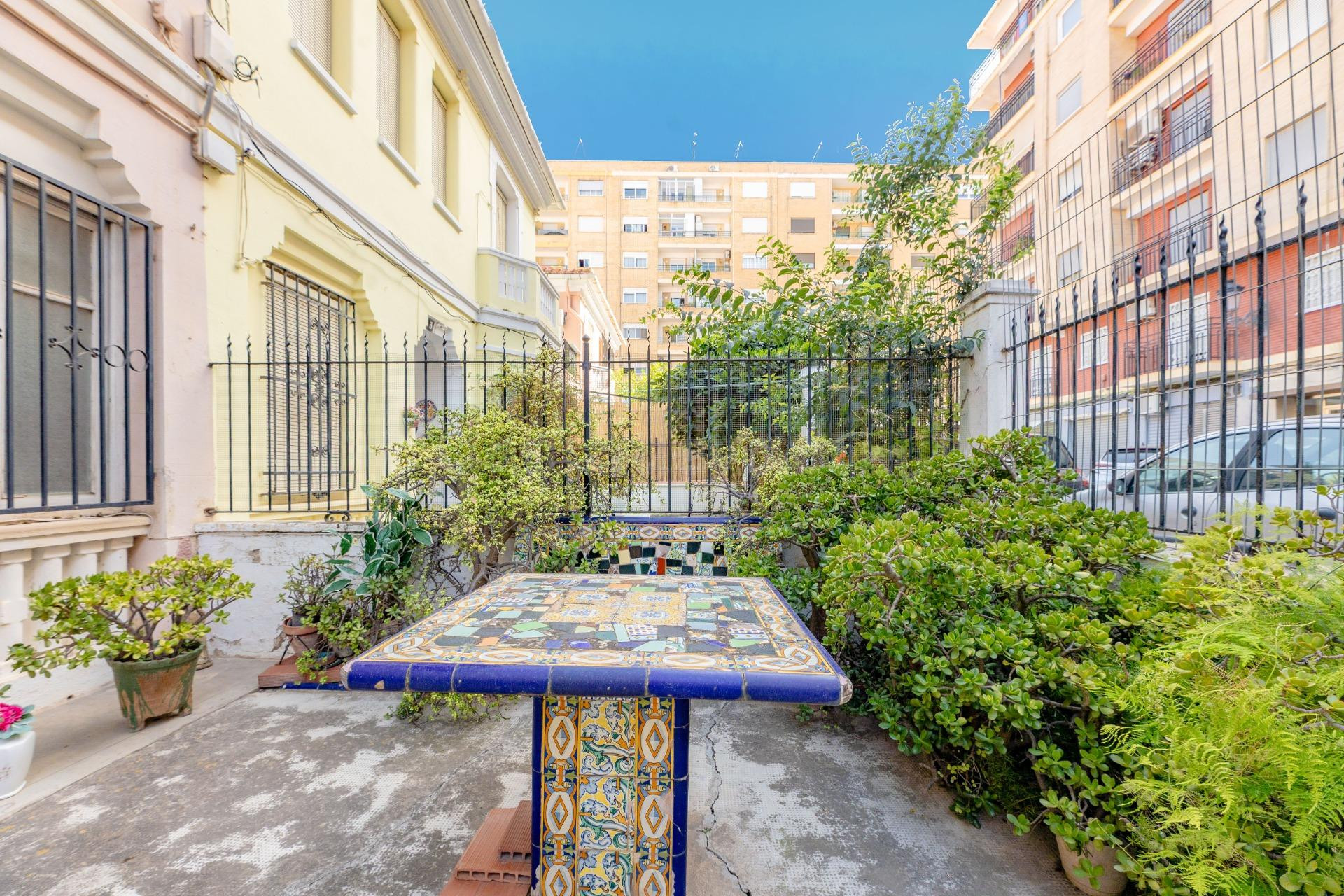 Un oasis privado en Valencia: Casa independiente con gran ja - foto 5