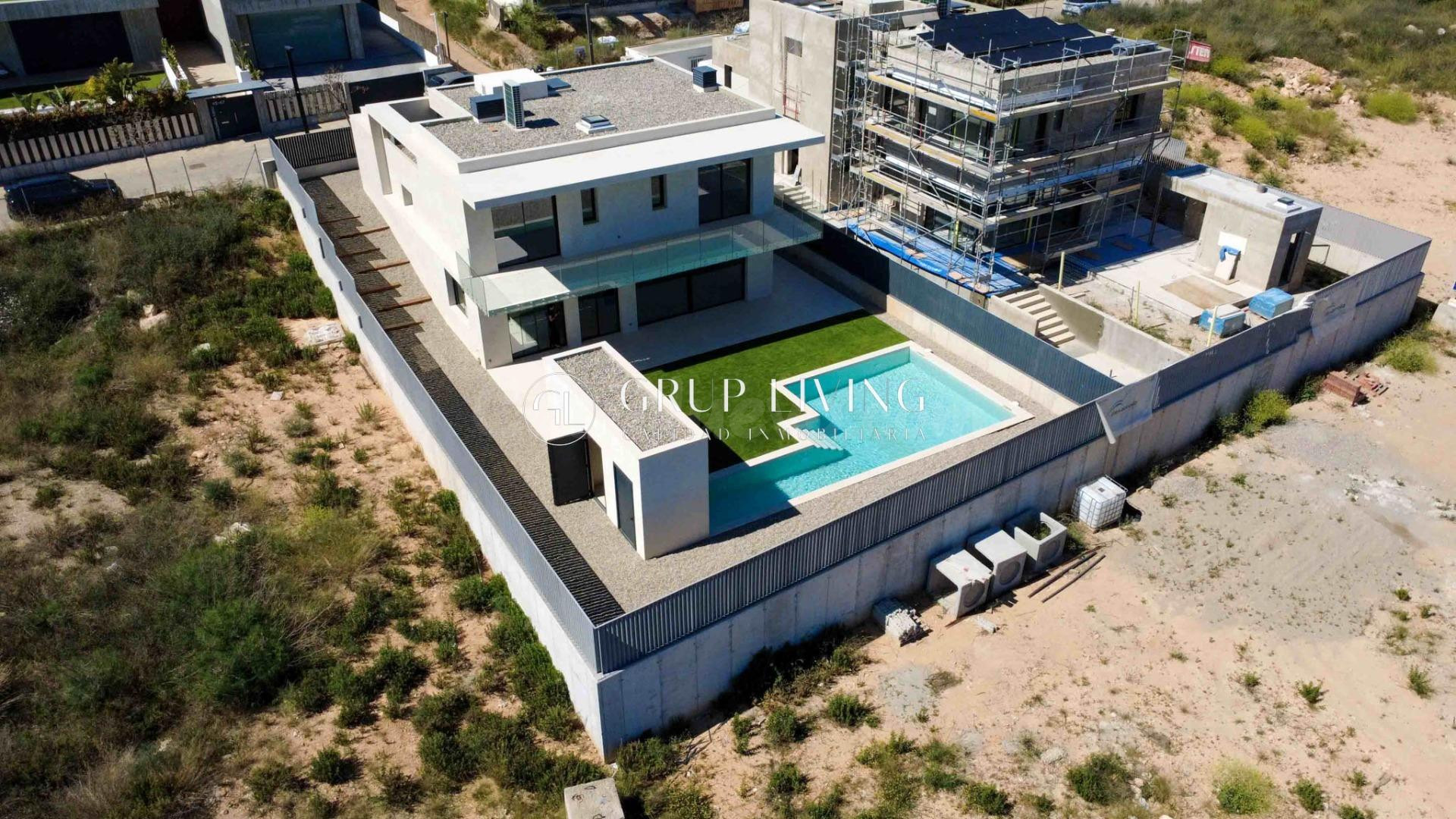 CASA EN LA PLANA - foto 3