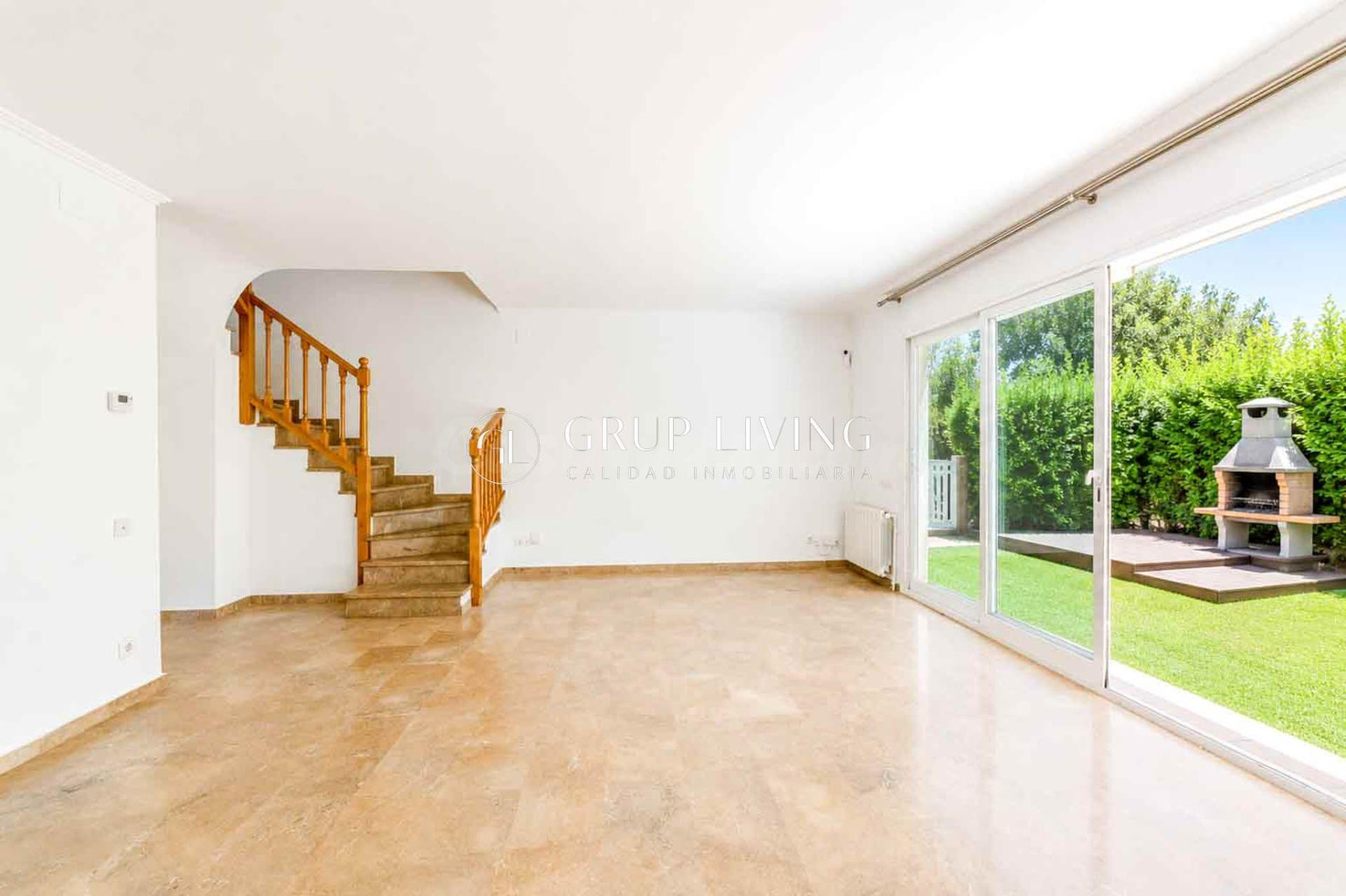 EXCLUSIVA CASA PAREADA EN EL VINYET A POCOS PASOS DEL MAR - foto 3