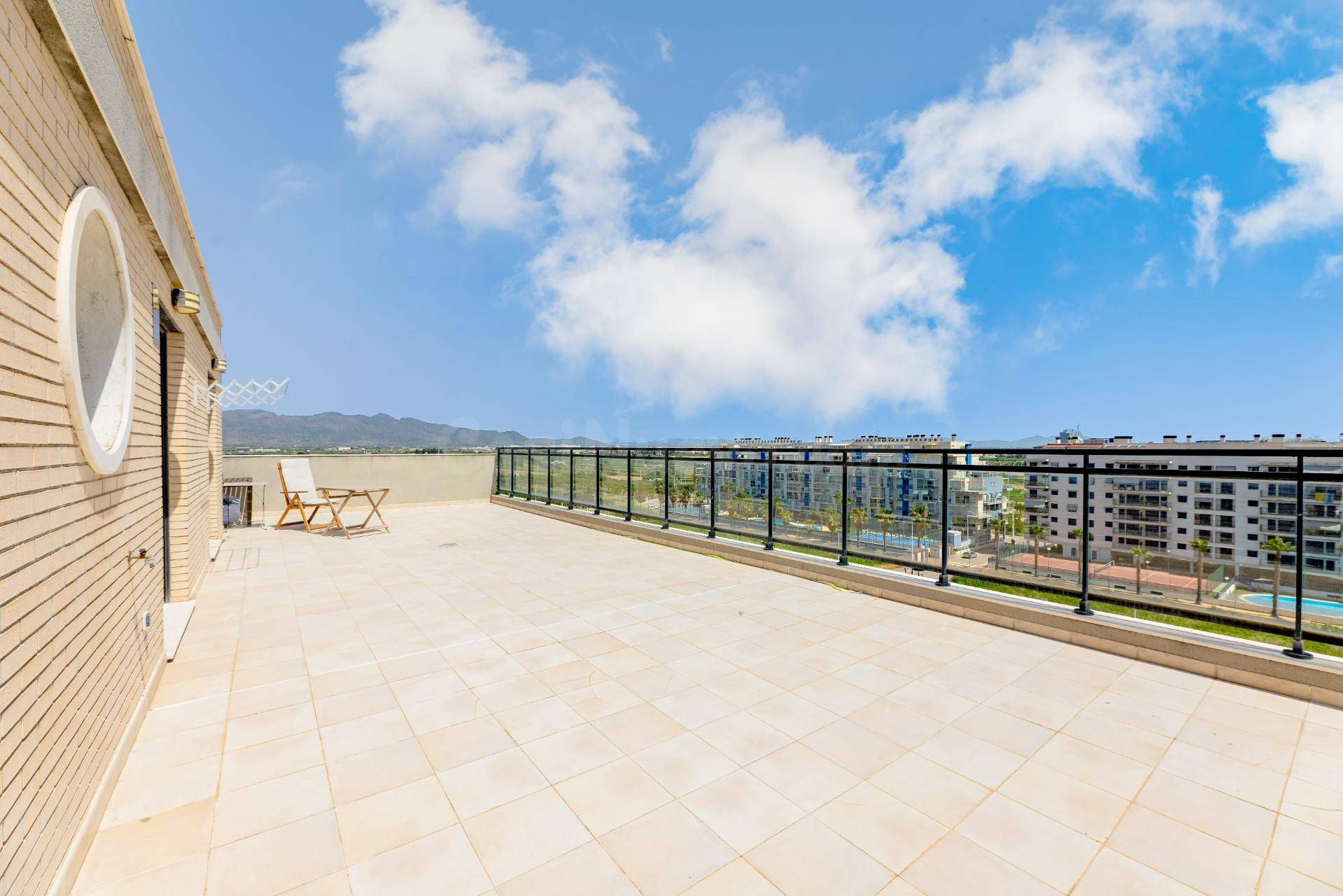 EXCLUSIVO ÁTICO CON 113 M2 DE TERRAZAS, VISTAS PANORÁMICAS Y - foto 2