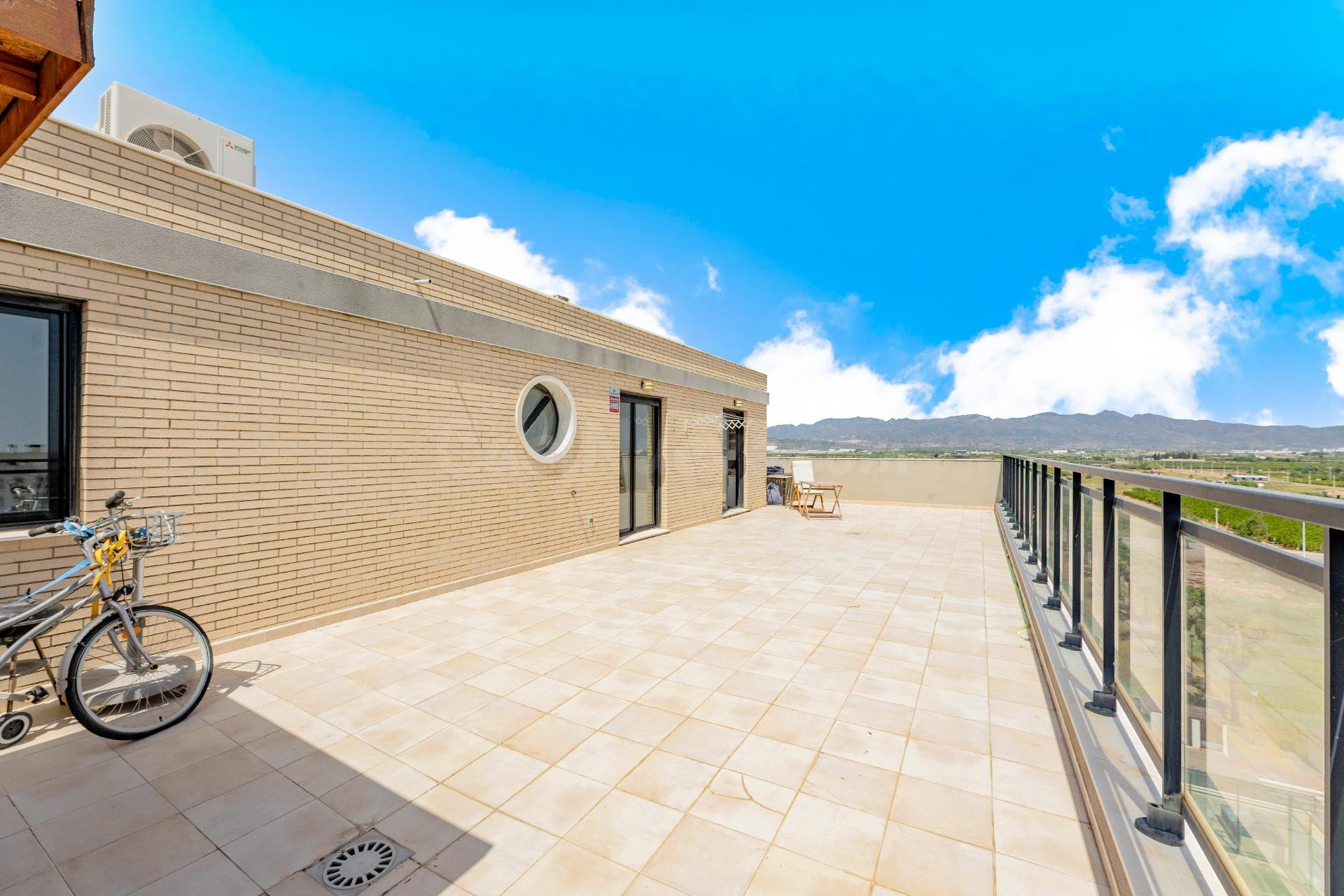 EXCLUSIVO ÁTICO CON 113 M2 DE TERRAZAS, VISTAS PANORÁMICAS Y - foto 5
