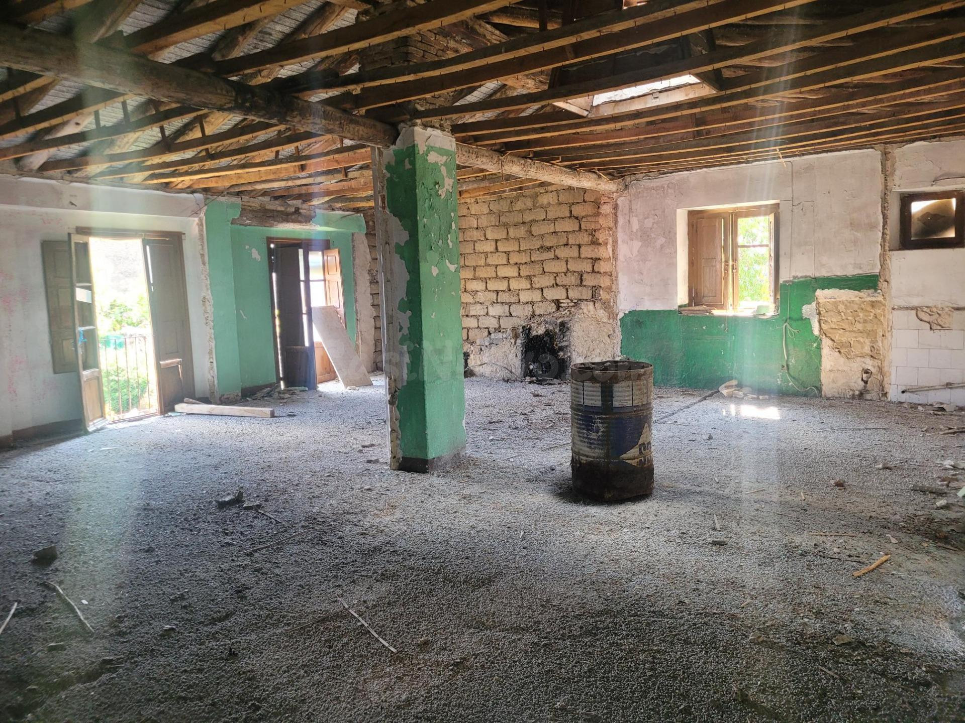 Edificio para rehabilitar con terreno - foto 3