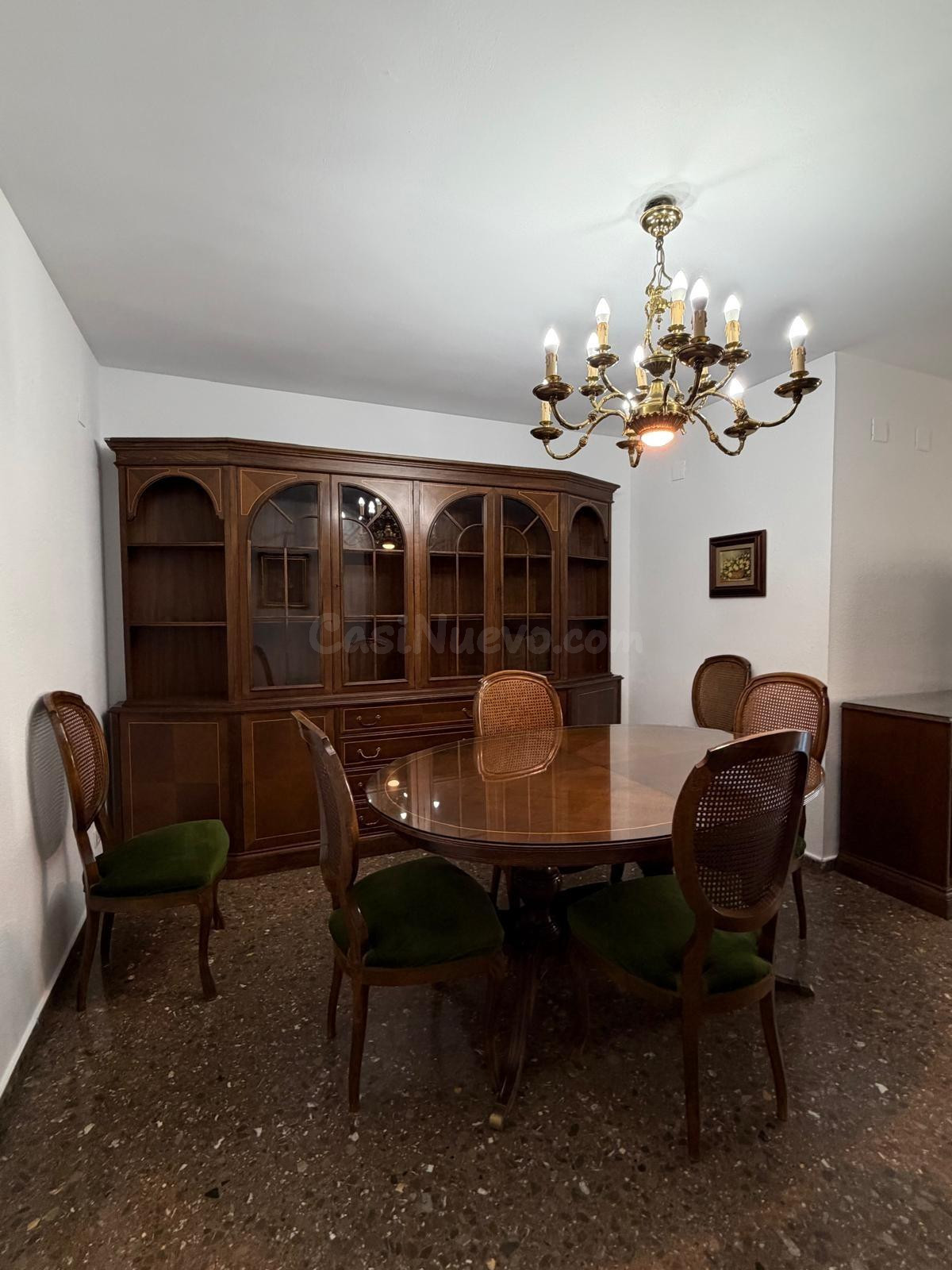 Te gustaría disfrutar de este piso de alquiler, en un Barrio - foto 5