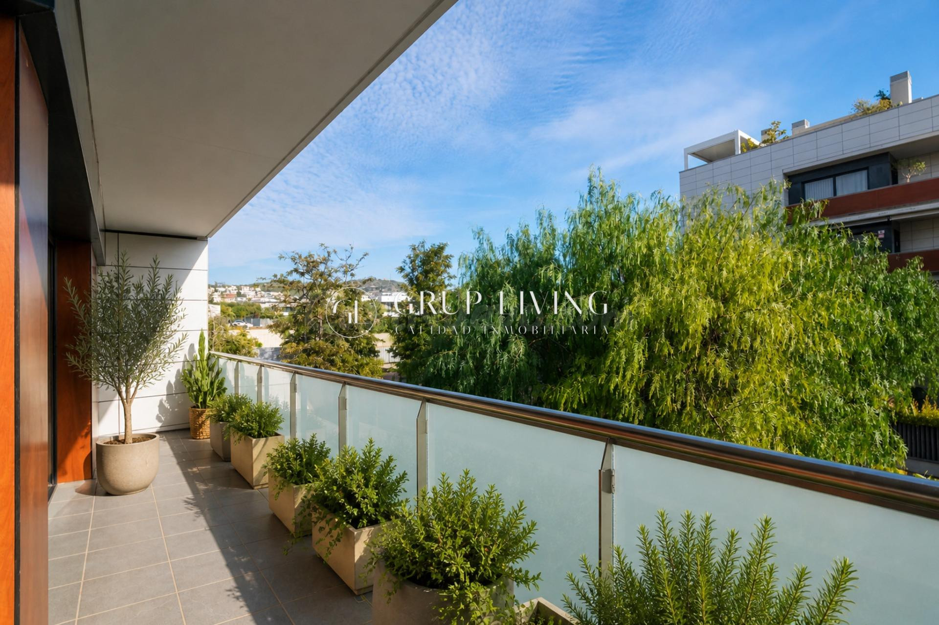 AMPLIA VIVIENDA CON TERRAZA, EN LA PLANA DE SITGES - foto 2