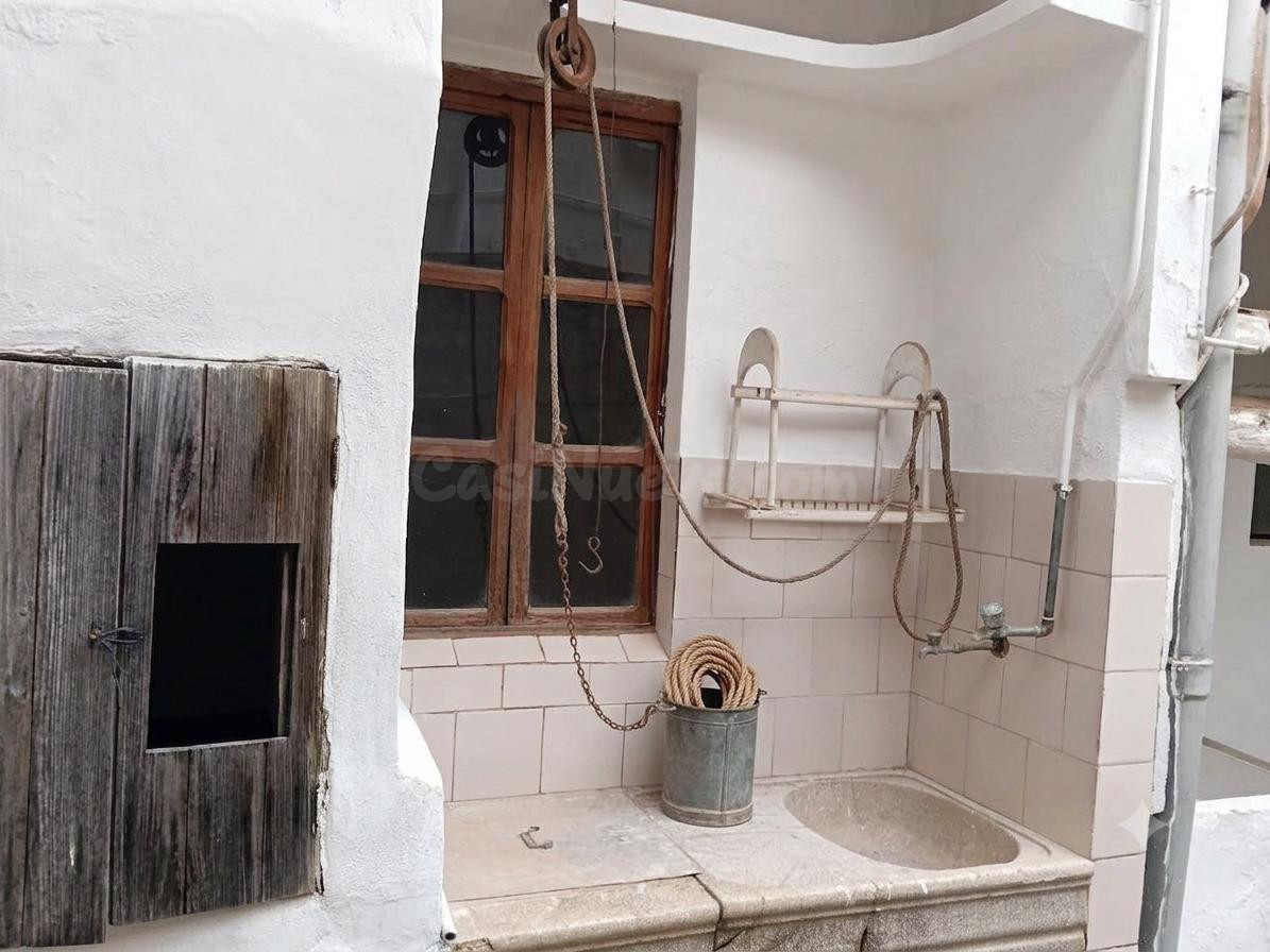Magnífica Casa de Pueblo con Gran Potencial en Carcaixent - foto 2