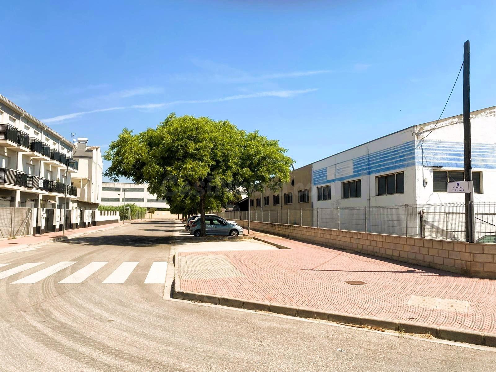 *DONDE ALGUNOS VEN UNA NAVE, OTROS VEN EL FUTURO DE SU EMPRE - foto 4