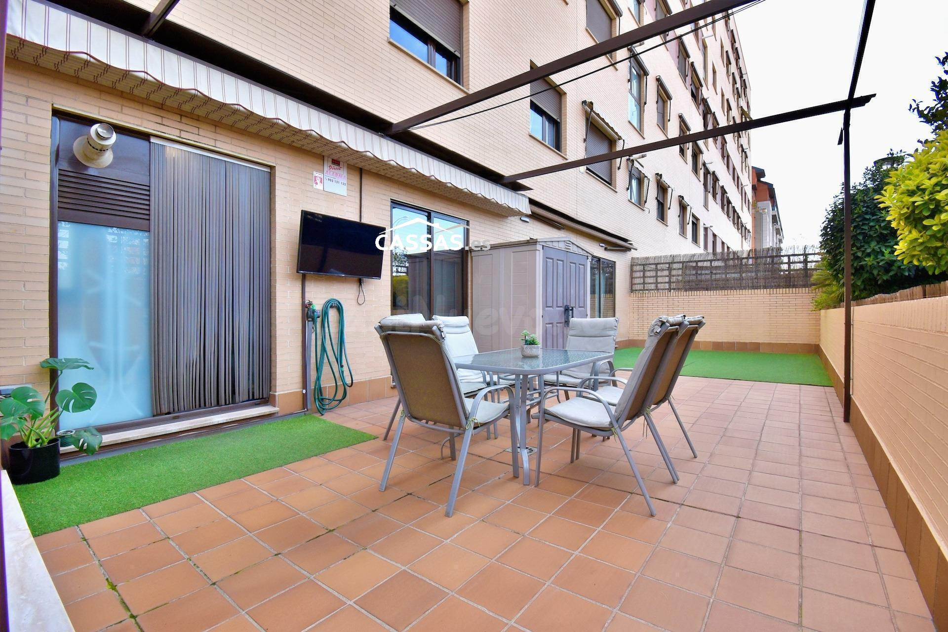 ZONA PLATINO - PLANTA BAJA de 3 habitaciones, 2 baños y pati - foto 4