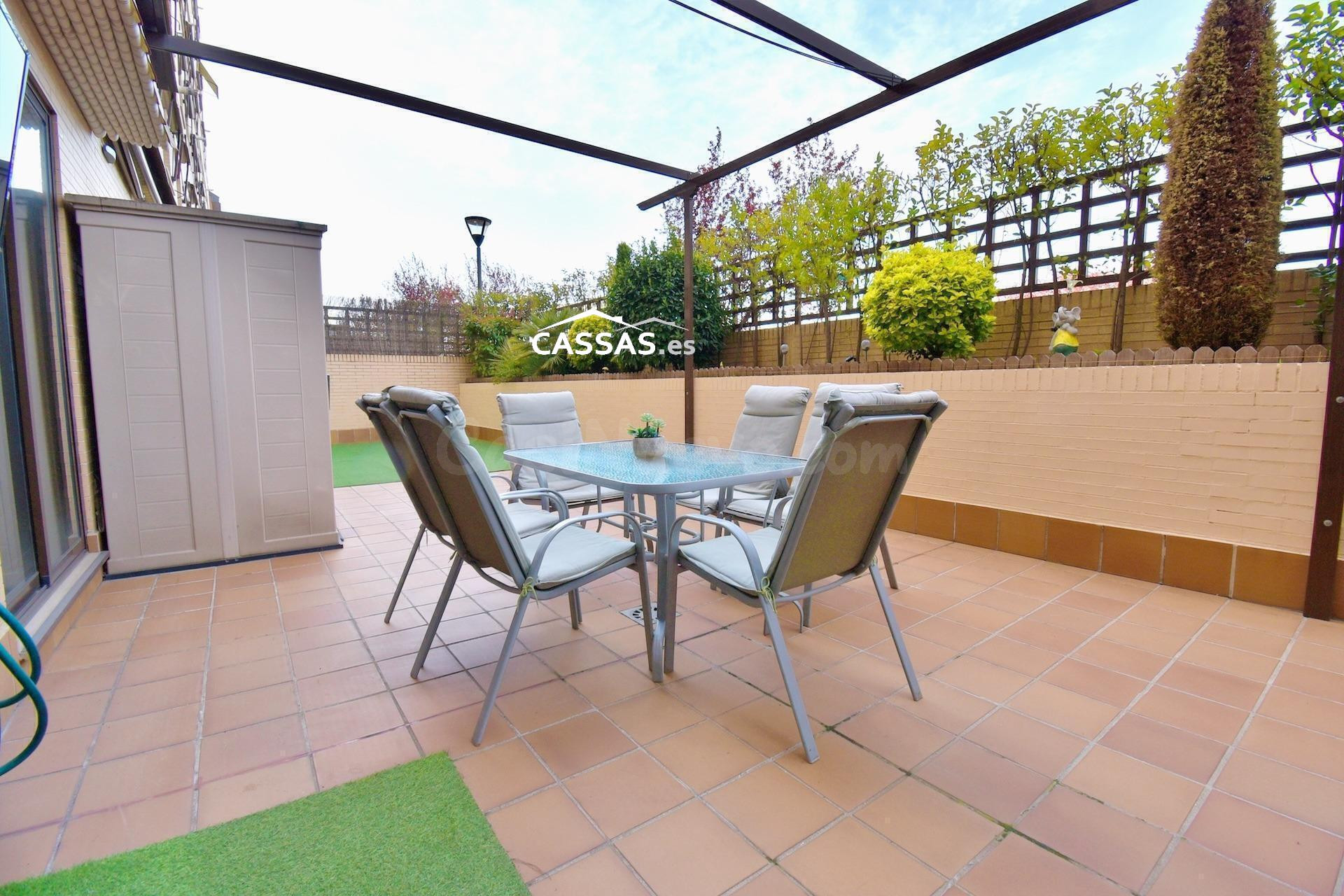 ZONA PLATINO - PLANTA BAJA de 3 habitaciones, 2 baños y pati - foto 5