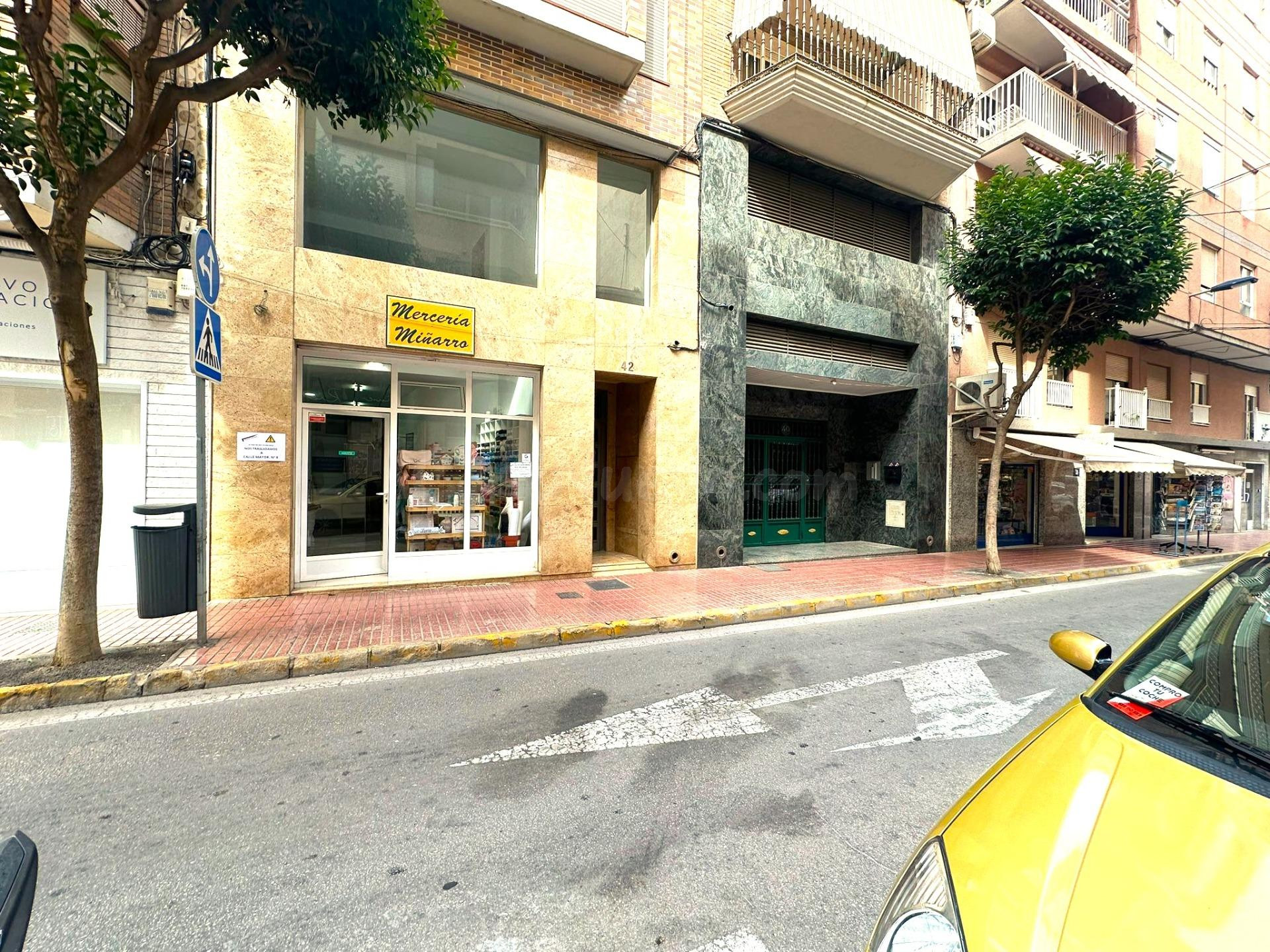 LOCAL COMERCIAL EN PLENO CENTRO - foto 3