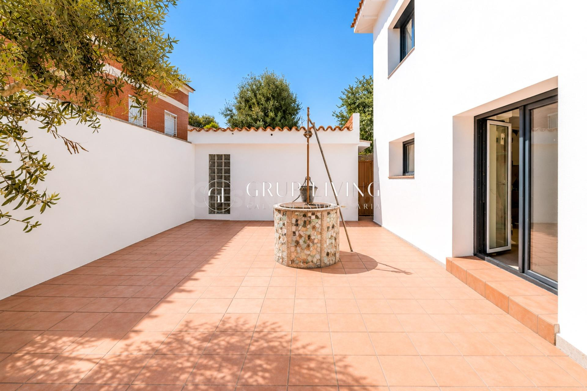 EXCLUSIVA VIVIENDA UNIFAMILIAR TOTALMENTE REHABILITADA JUNTO - foto 2