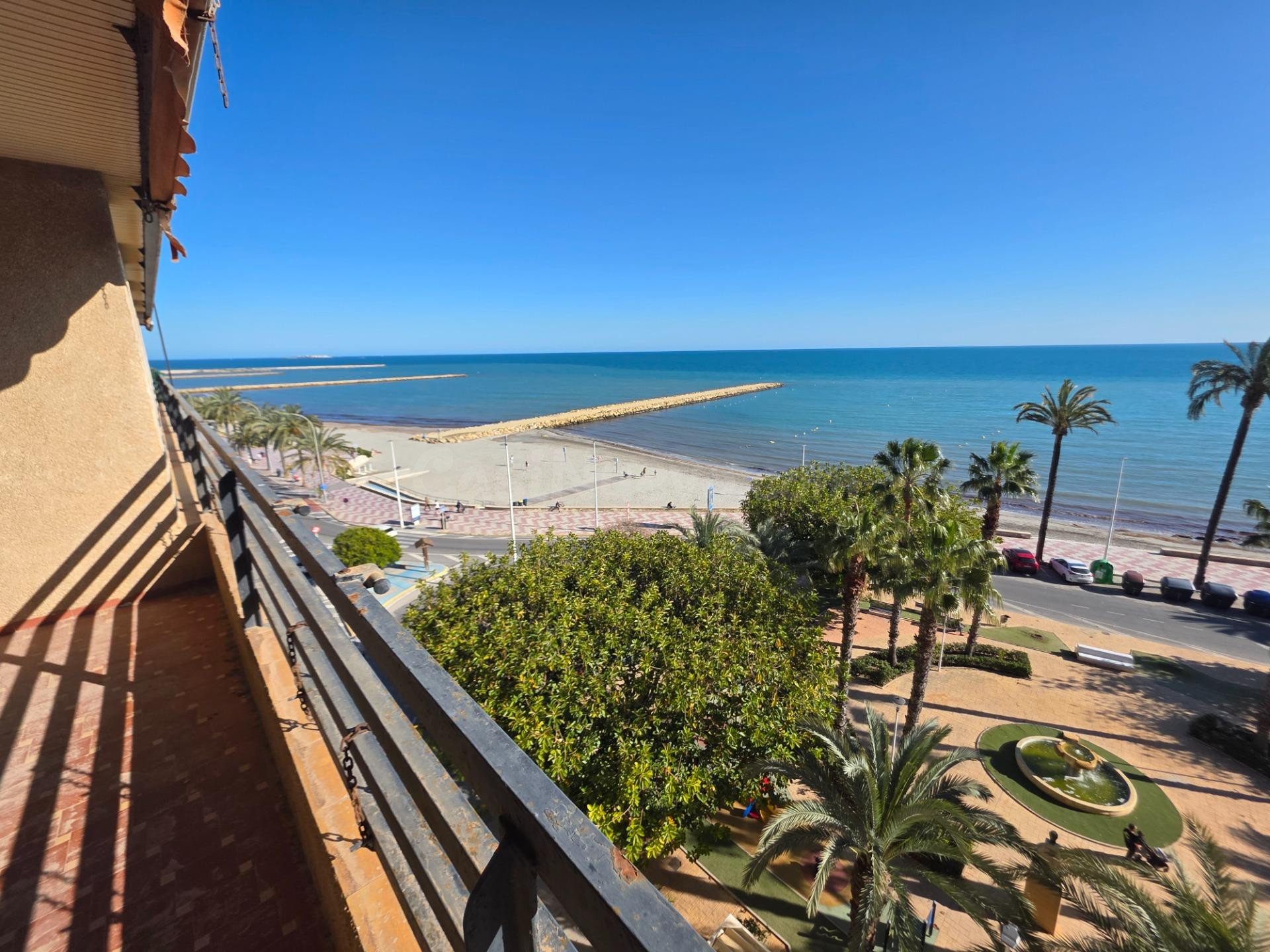Fantástica primera línea cerca del centro de Santa Pola - foto 2