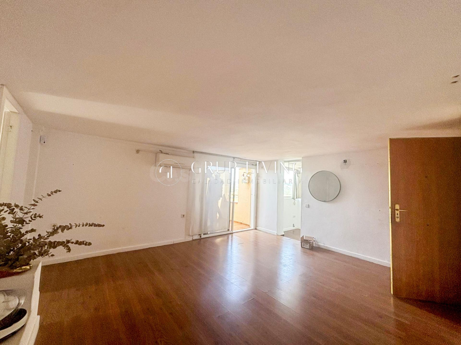 GRAN OPORTUNIDAD; PISO CON TERRAZA Y ESPECTACULARES VISTAS A - foto 4