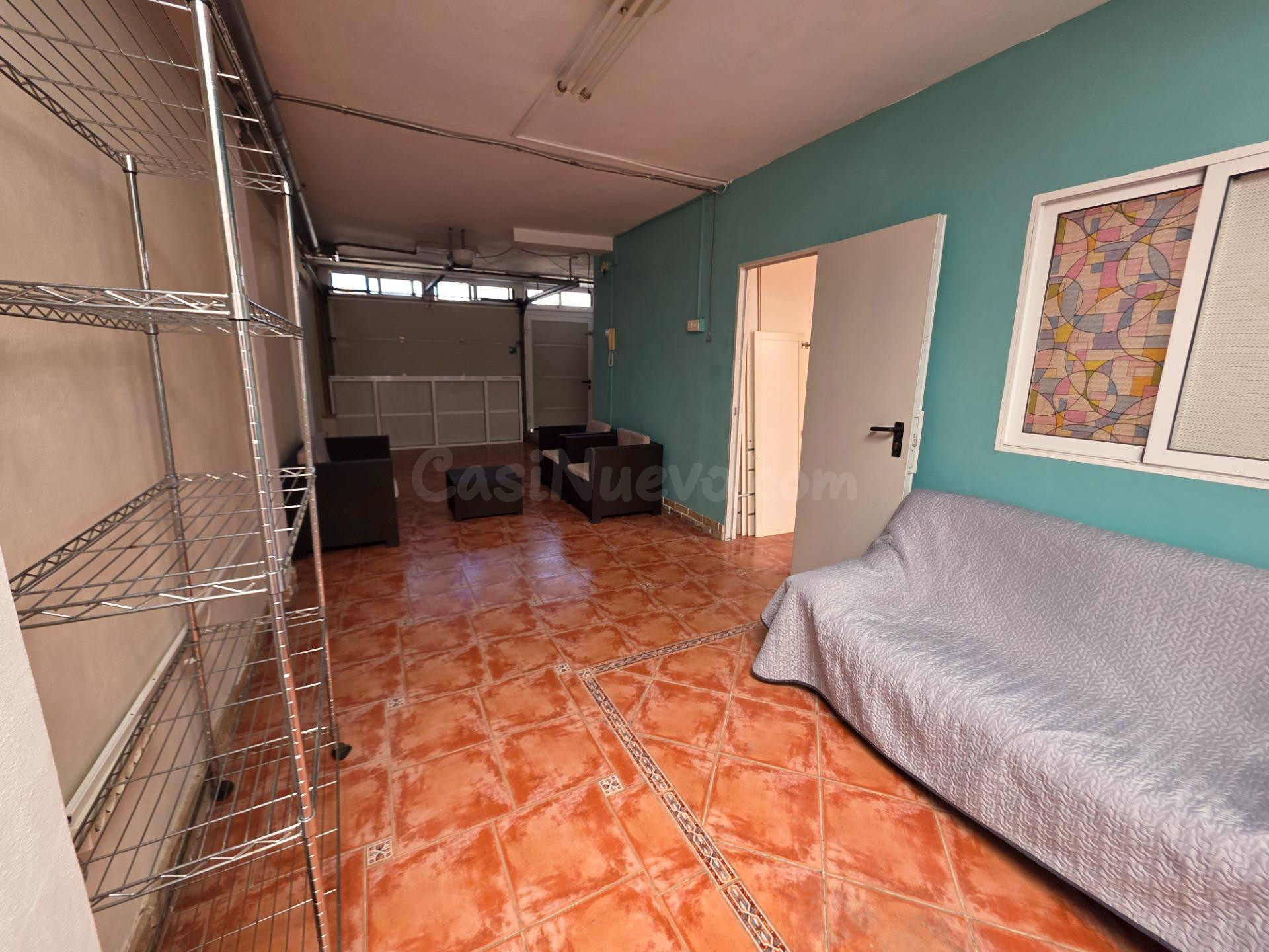 Amplio dúplex con terraza, garaje y piscina comunitaria - foto 3