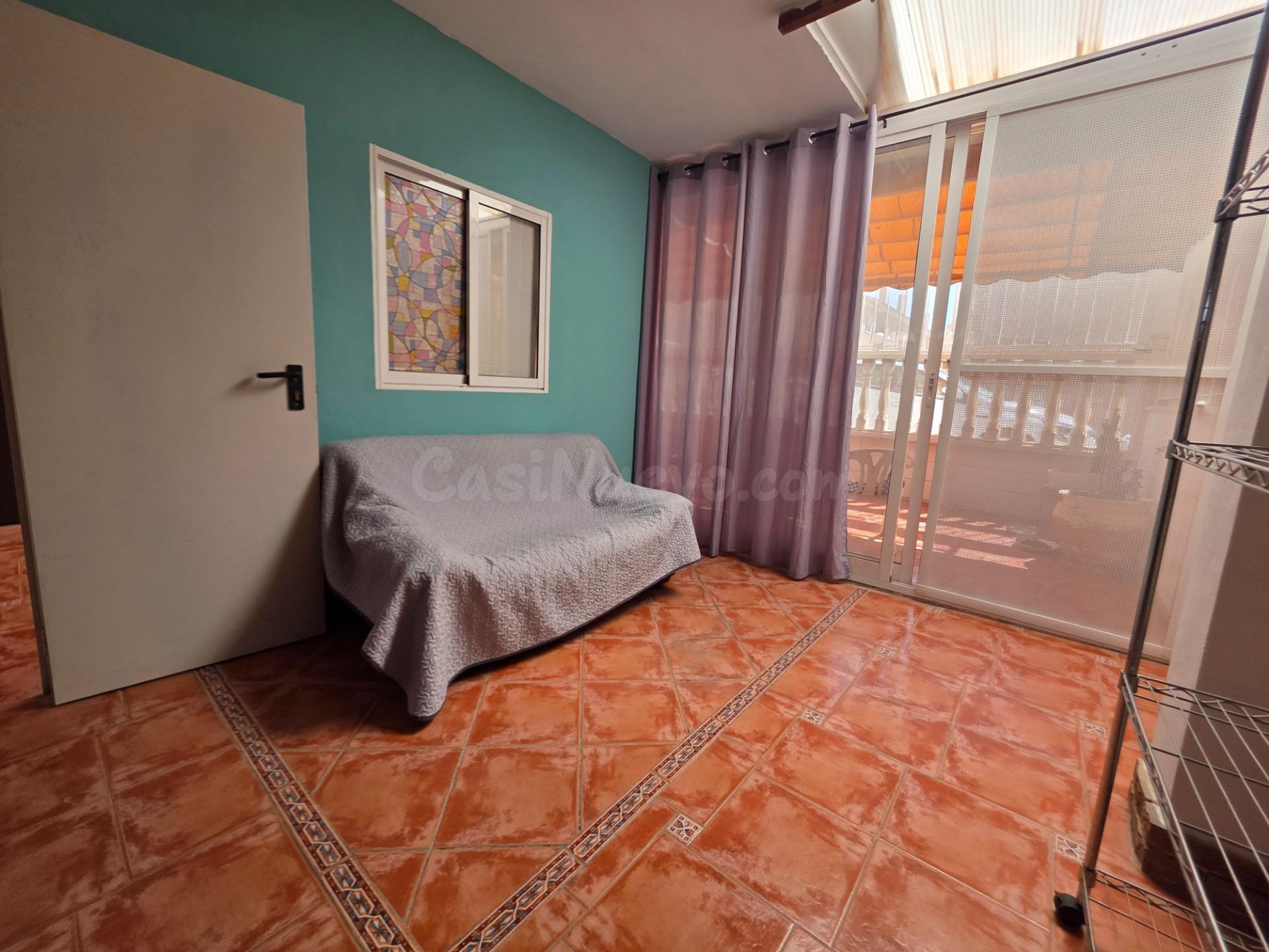 Amplio dúplex con terraza, garaje y piscina comunitaria - foto 4