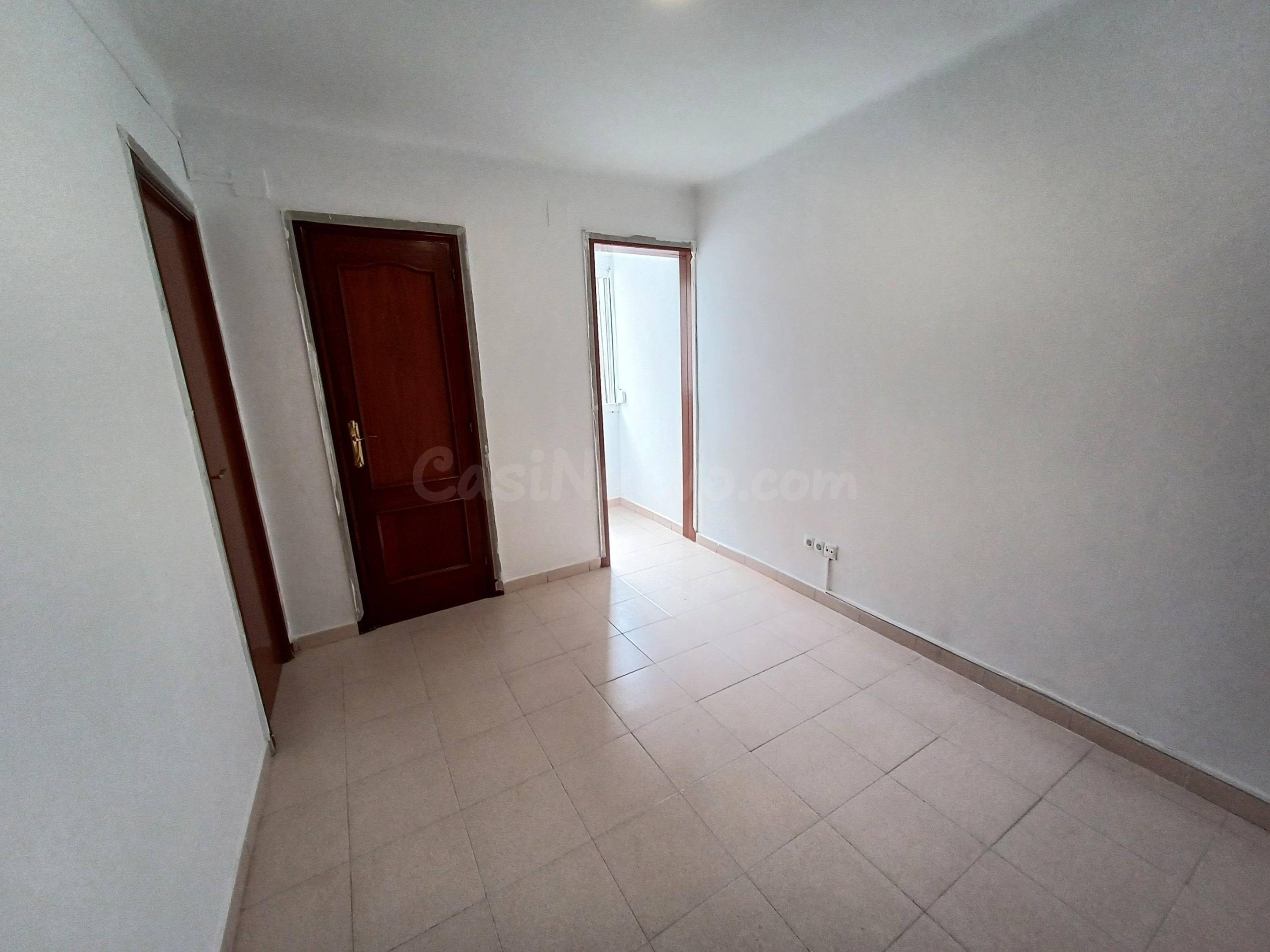 OPORTUNIDAD INVERSORES - PISO ALQUILADO DE 2 HAB. CON ALTA R - foto 5