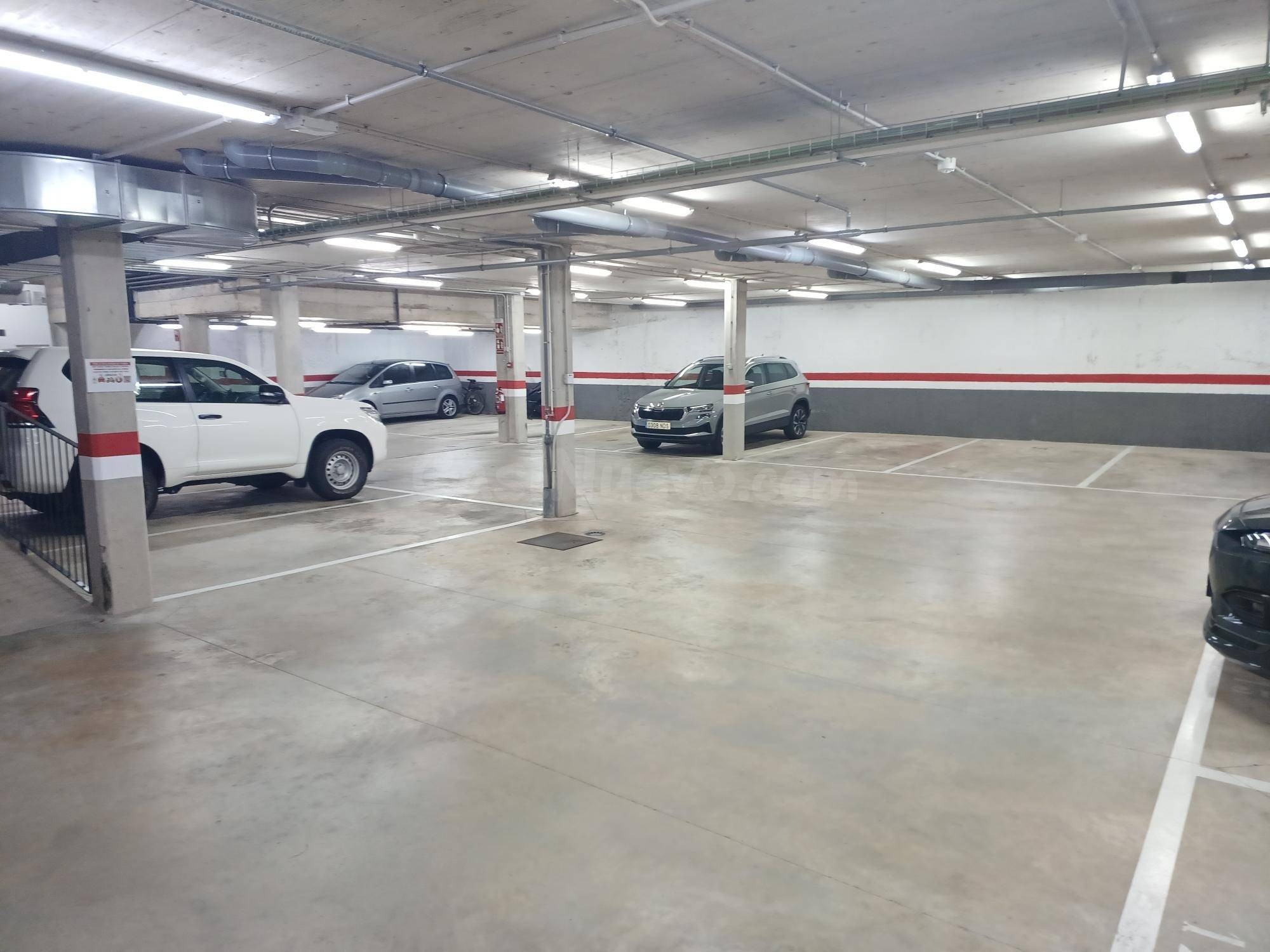 PARKING EN FINCA SEMINUEVA JUNTO PLAZA EL REPARTIDOR - foto 5
