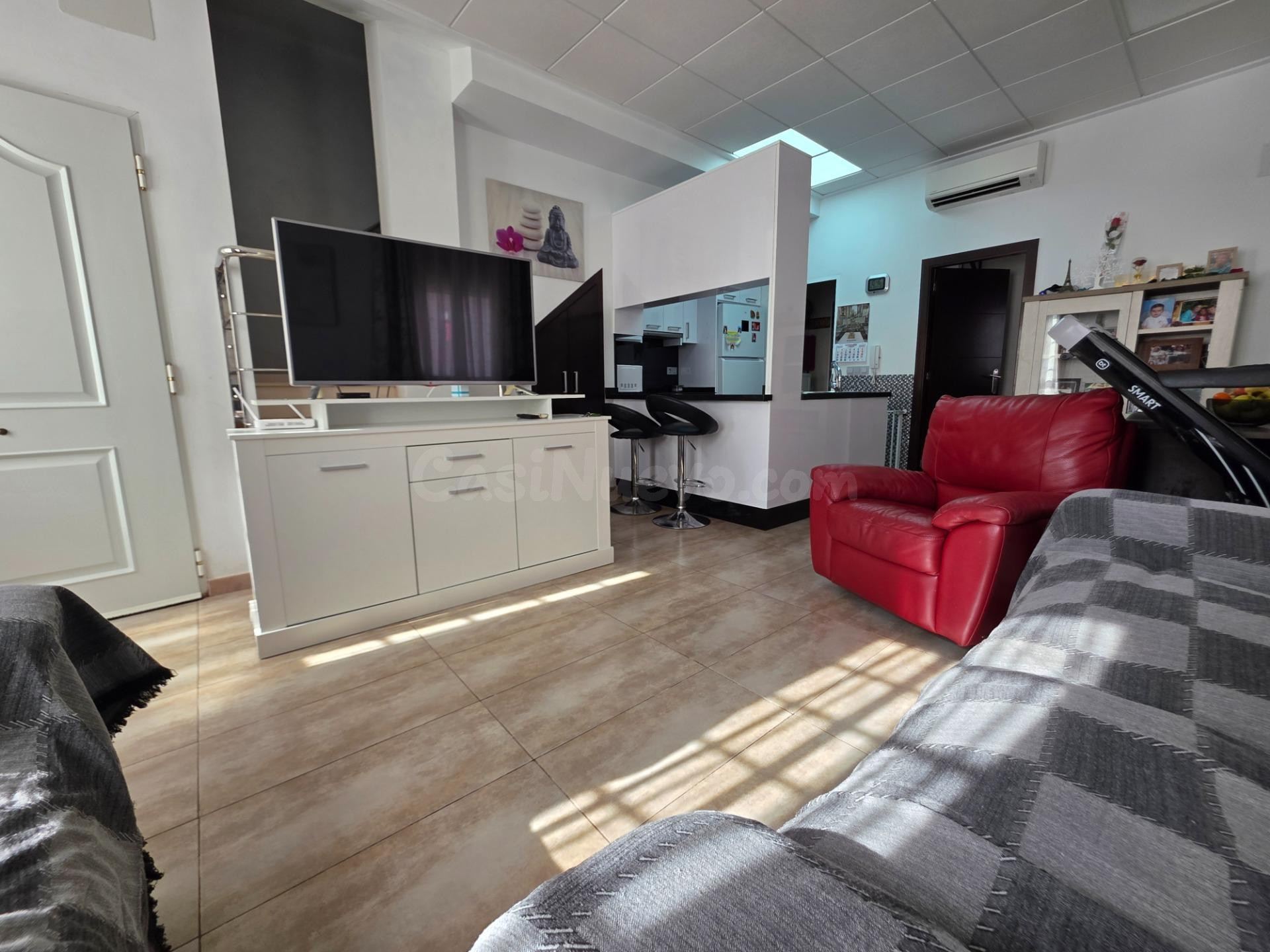Vivienda unifamiliar reformada con 5 habitaciones y solárium